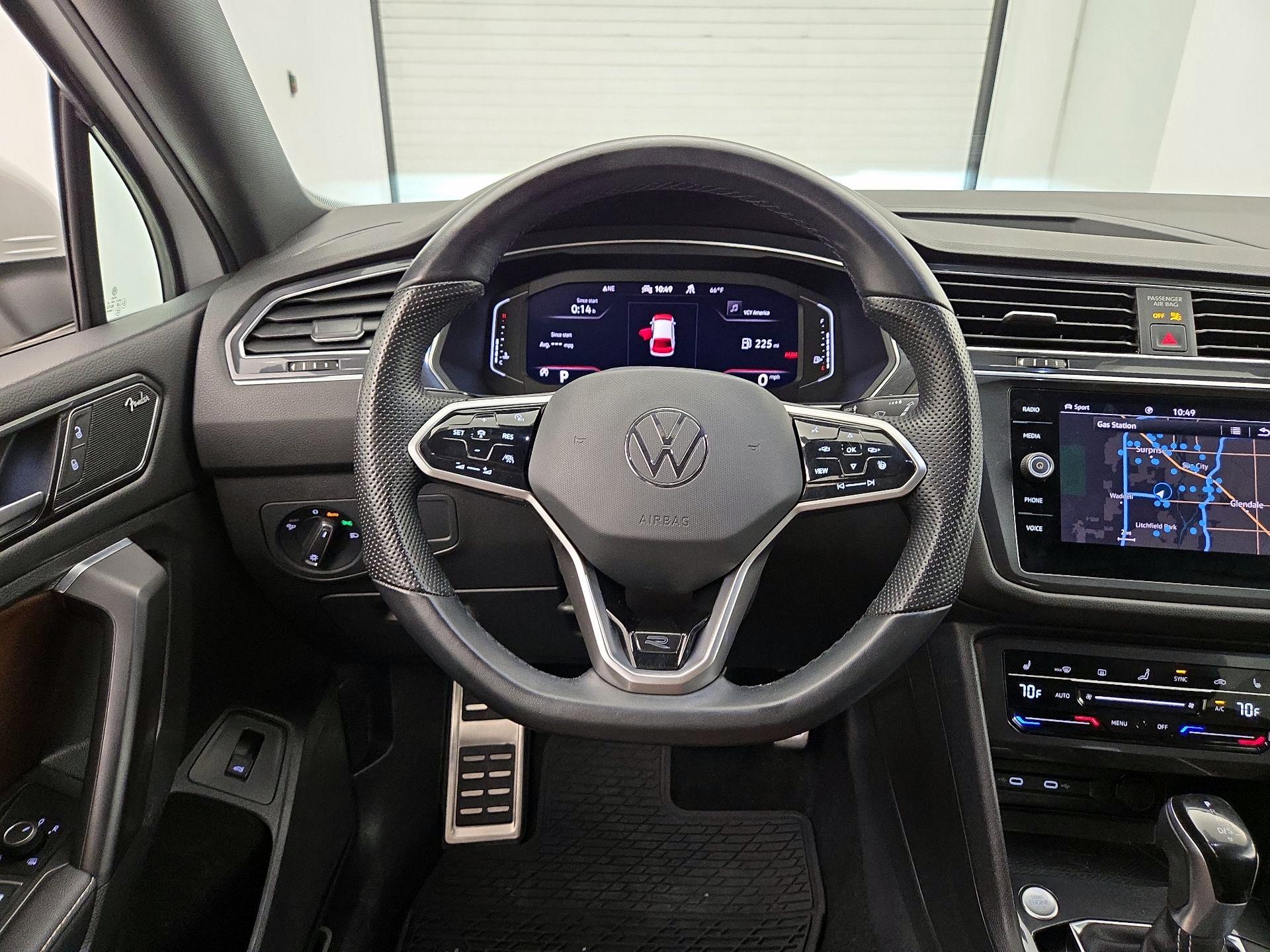 Thumbnail: 2022 Volkswagen Tiguan - 10