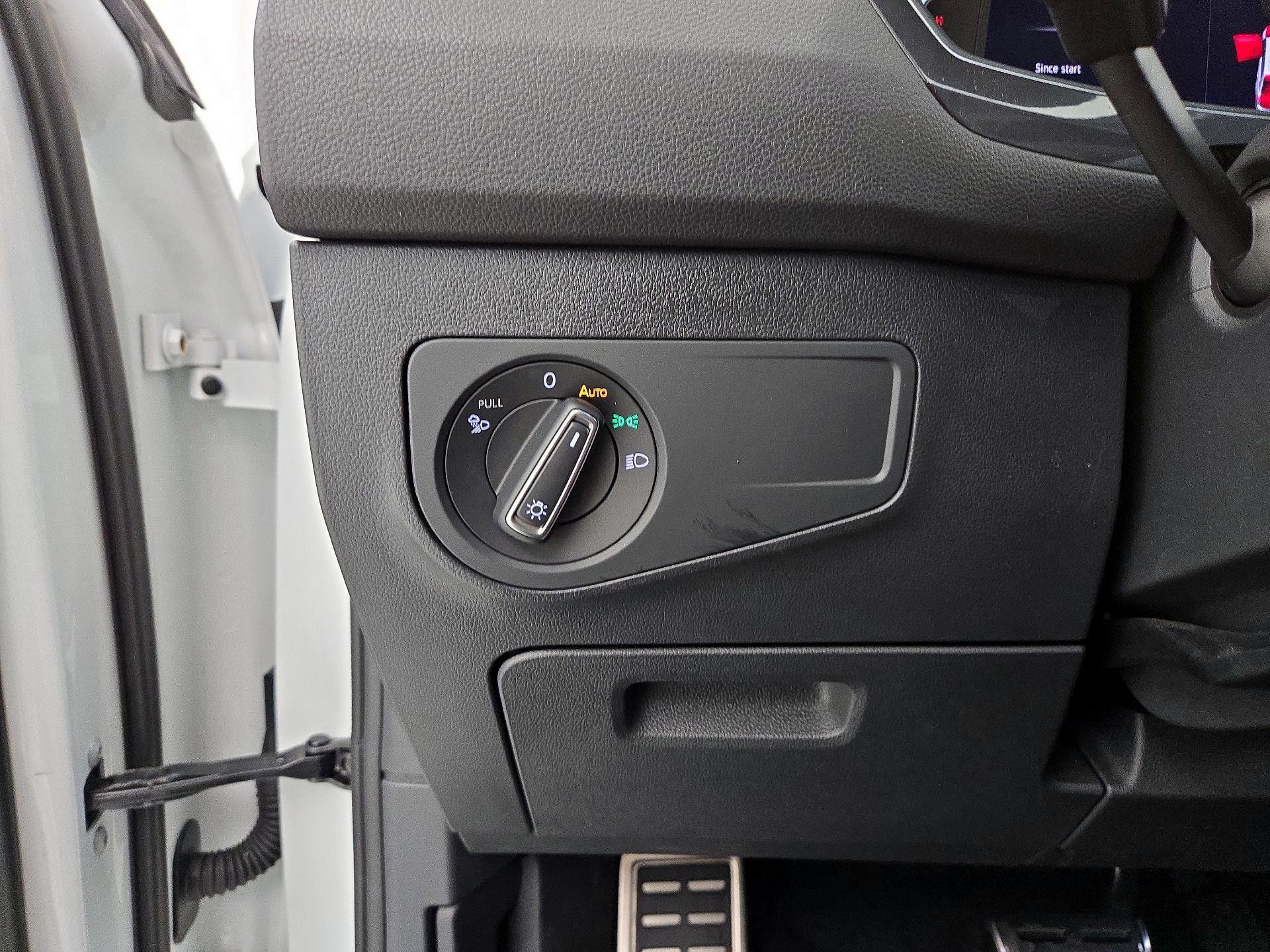 Thumbnail: 2022 Volkswagen Tiguan - 13