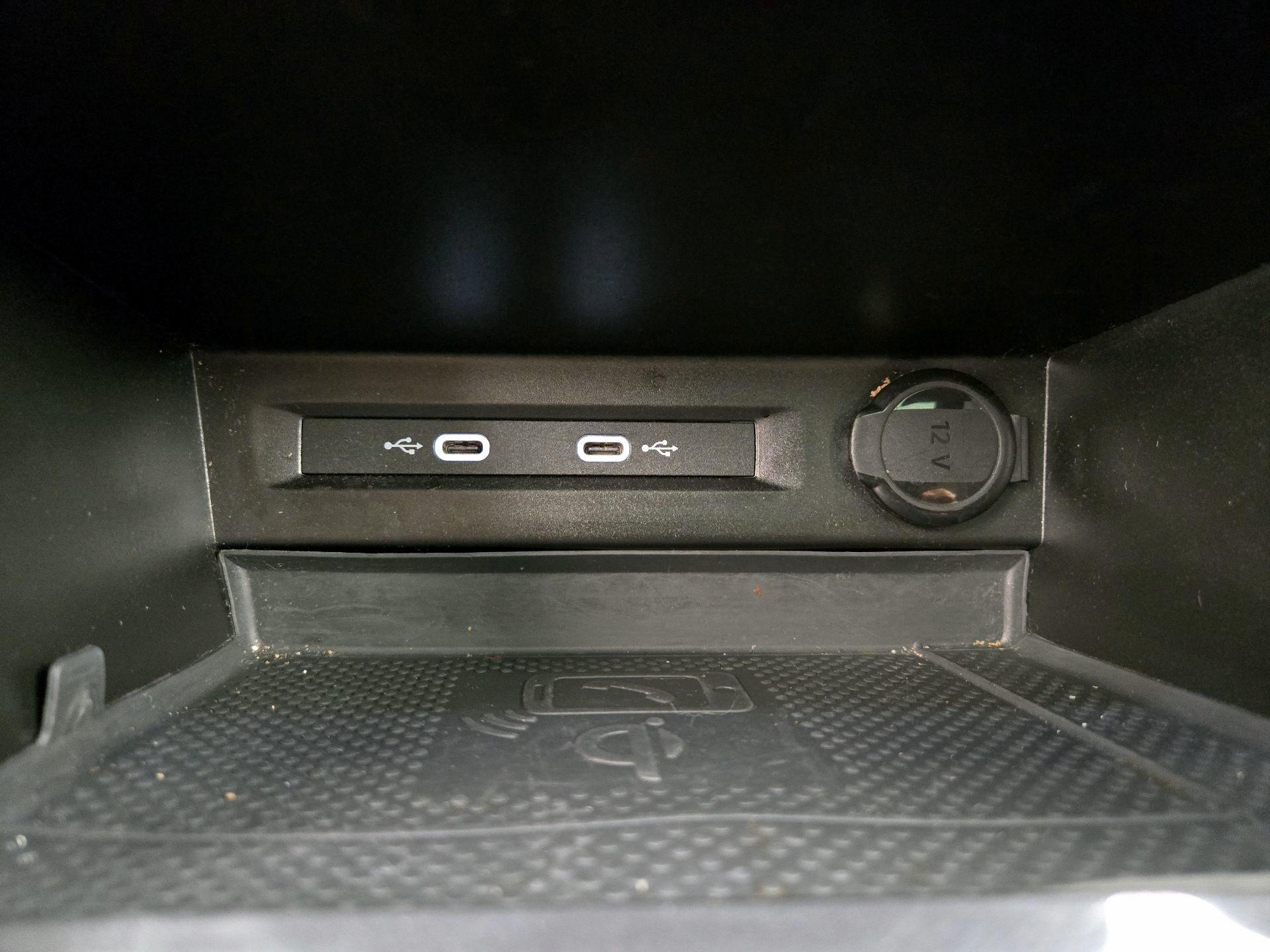 Thumbnail: 2022 Volkswagen Tiguan - 19