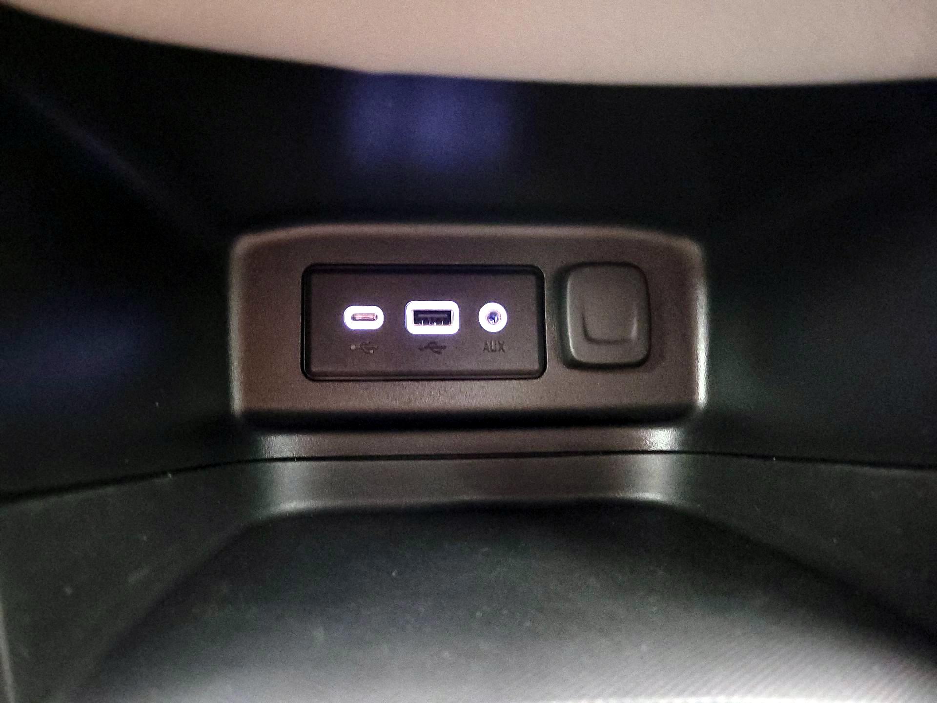 Thumbnail: 2023 Chevrolet Equinox - 18