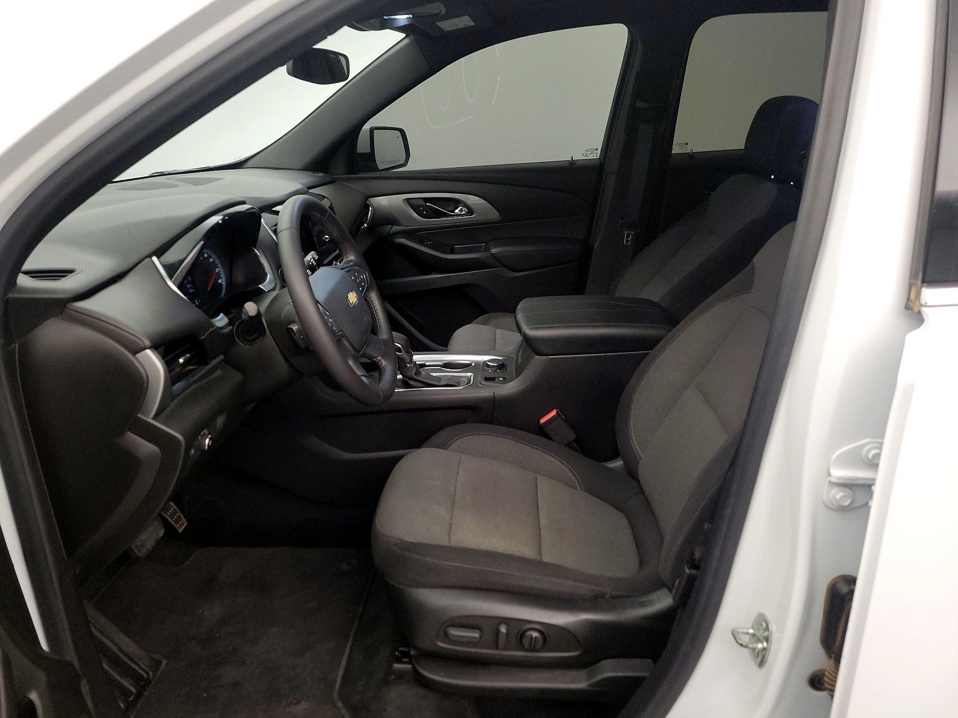 Thumbnail: 2022 Chevrolet Traverse - 11