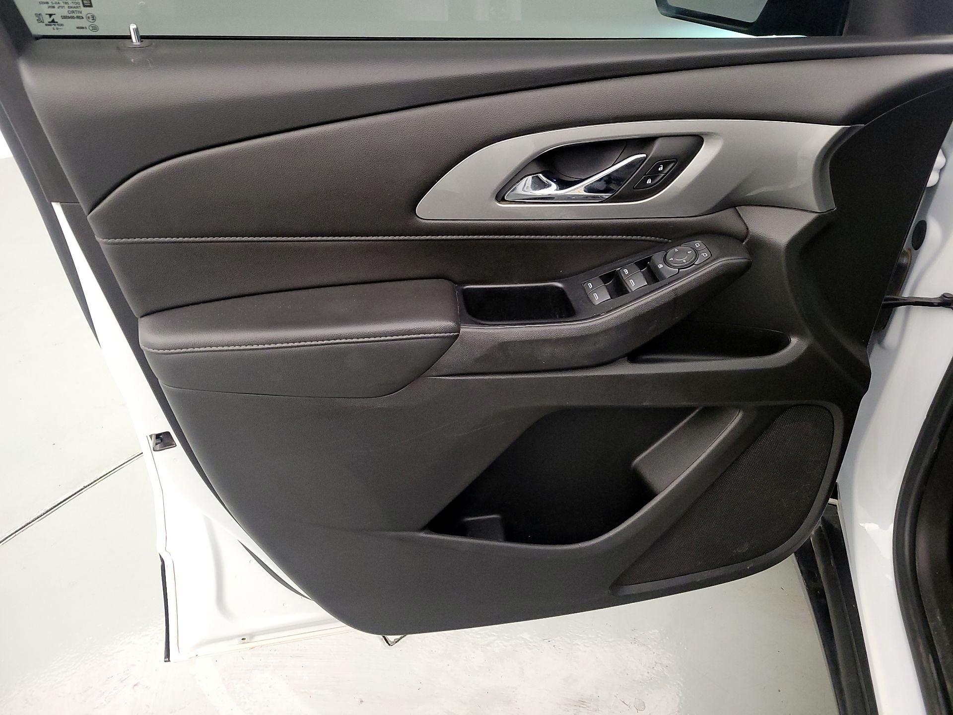 Thumbnail: 2022 Chevrolet Traverse - 12