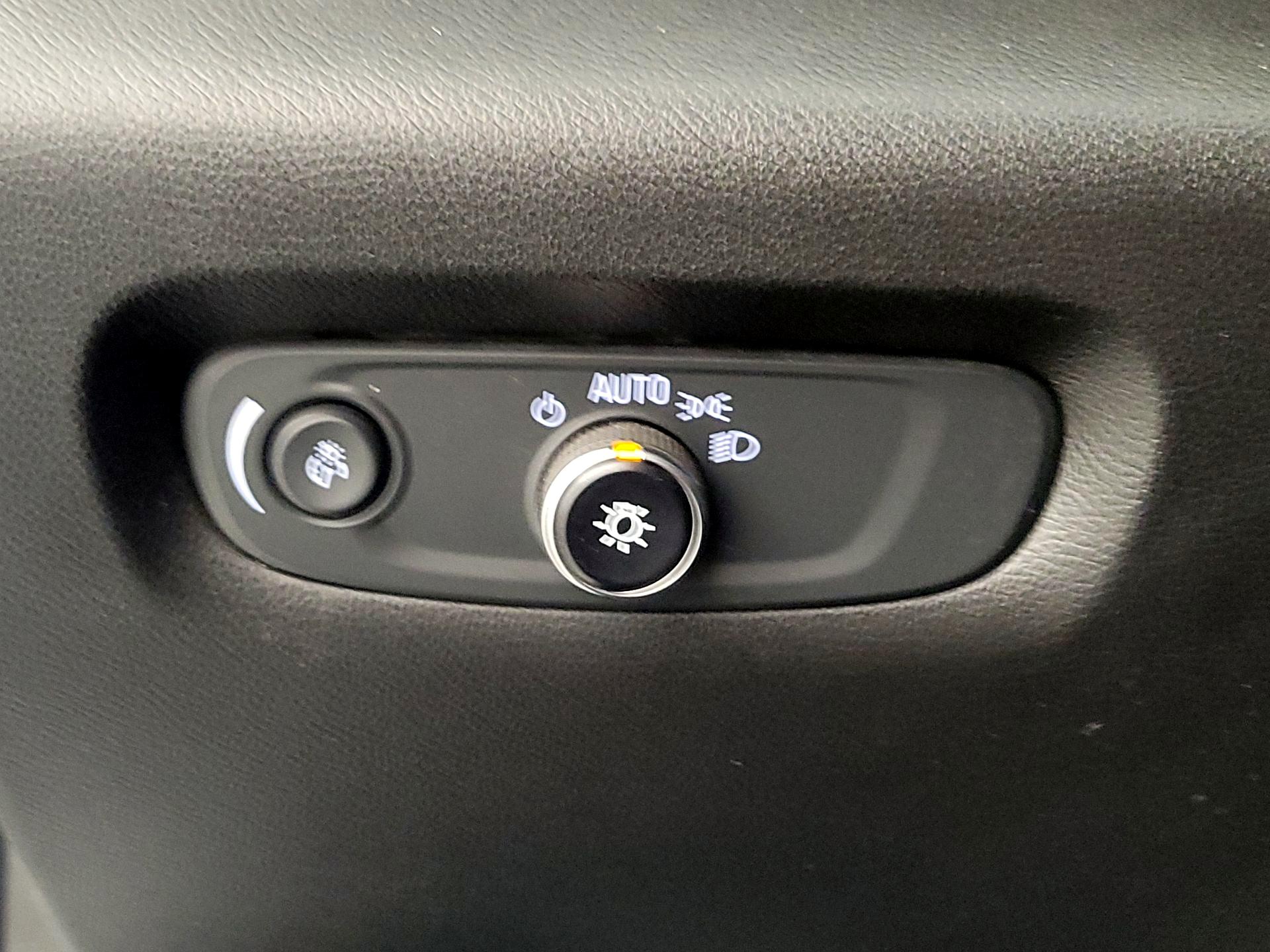 Thumbnail: 2022 Chevrolet Traverse - 13