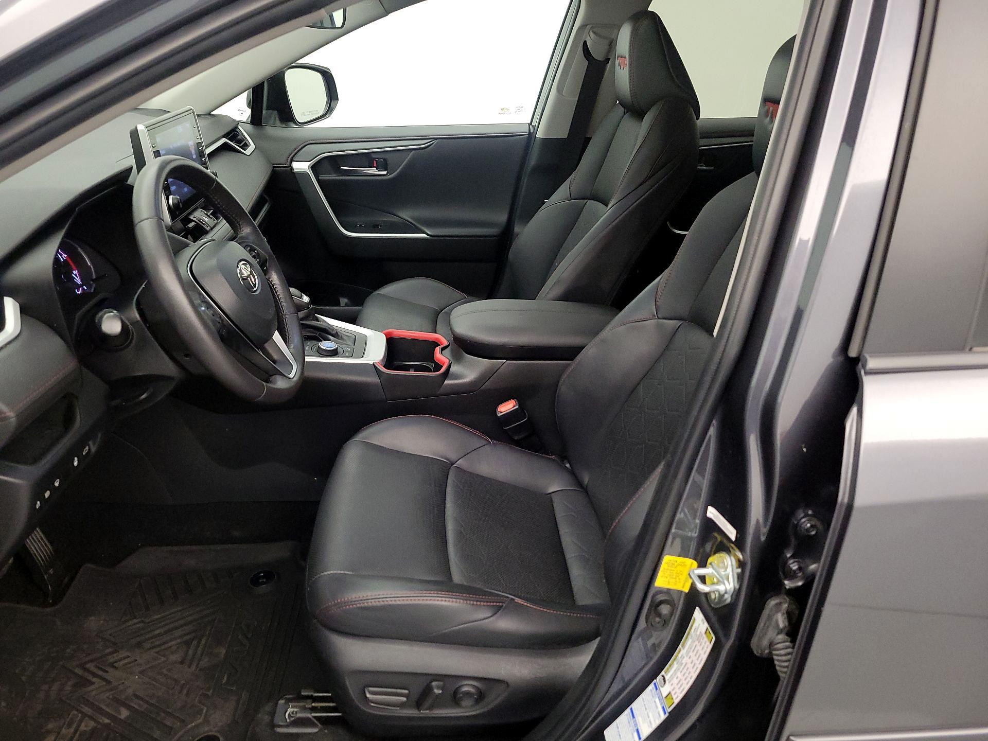 Thumbnail: 2022 Toyota RAV4 - 11