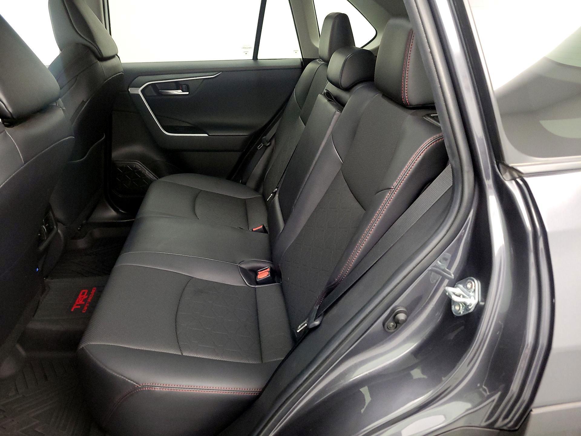 Thumbnail: 2022 Toyota RAV4 - 20