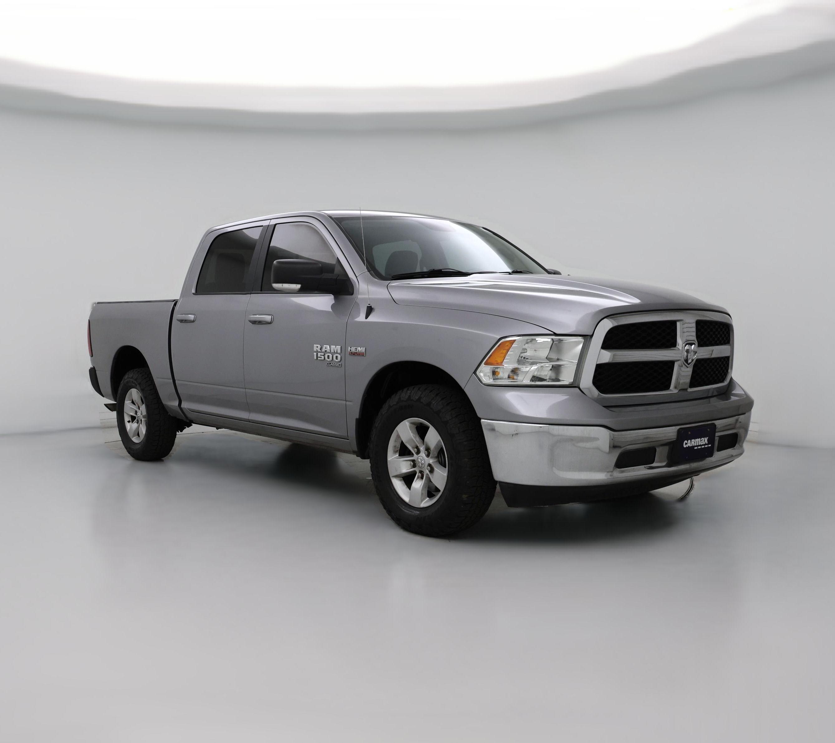 Thumbnail: 2019 RAM 1500 Classic - 1