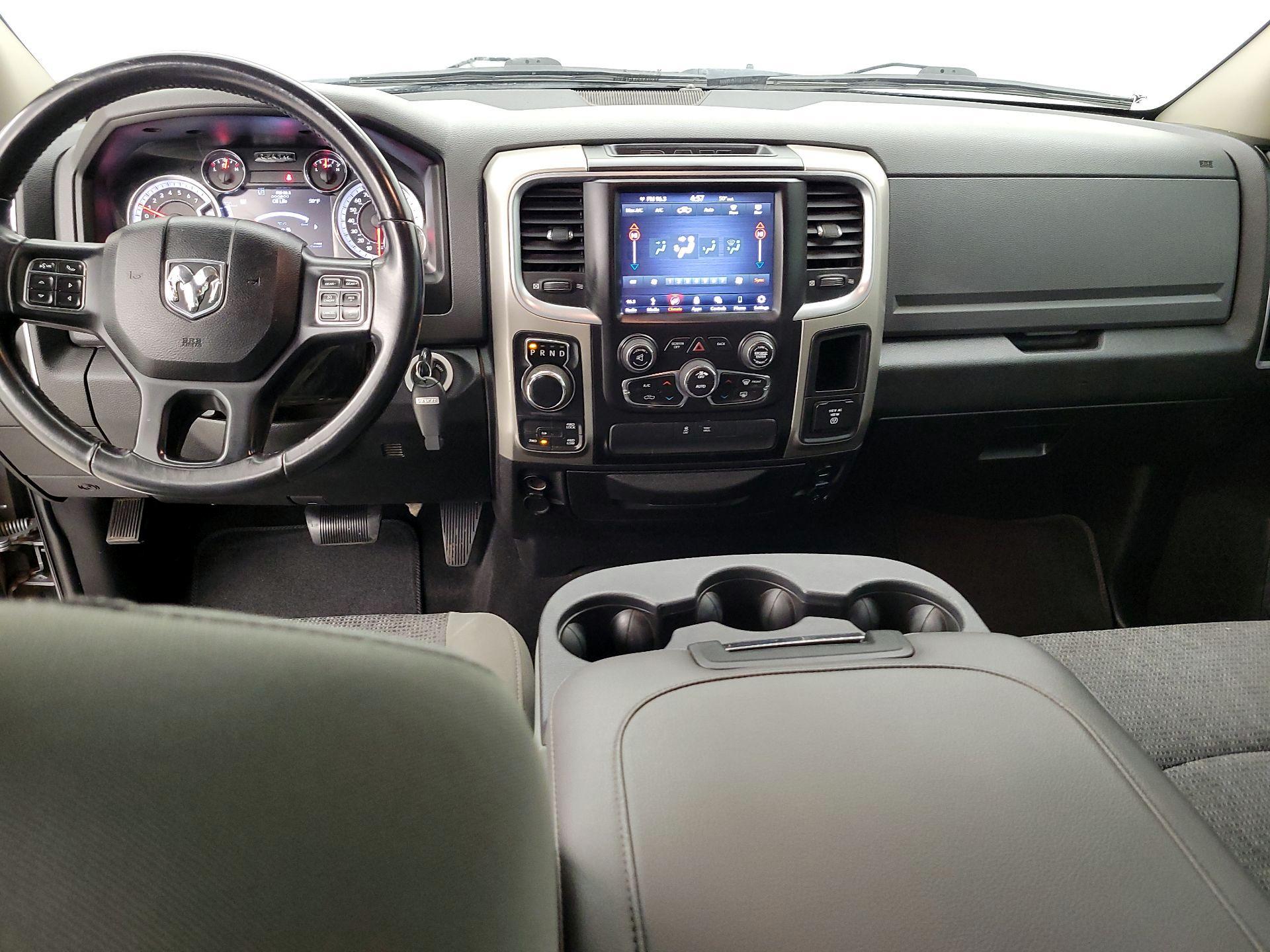 Thumbnail: 2019 RAM 1500 Classic - 9