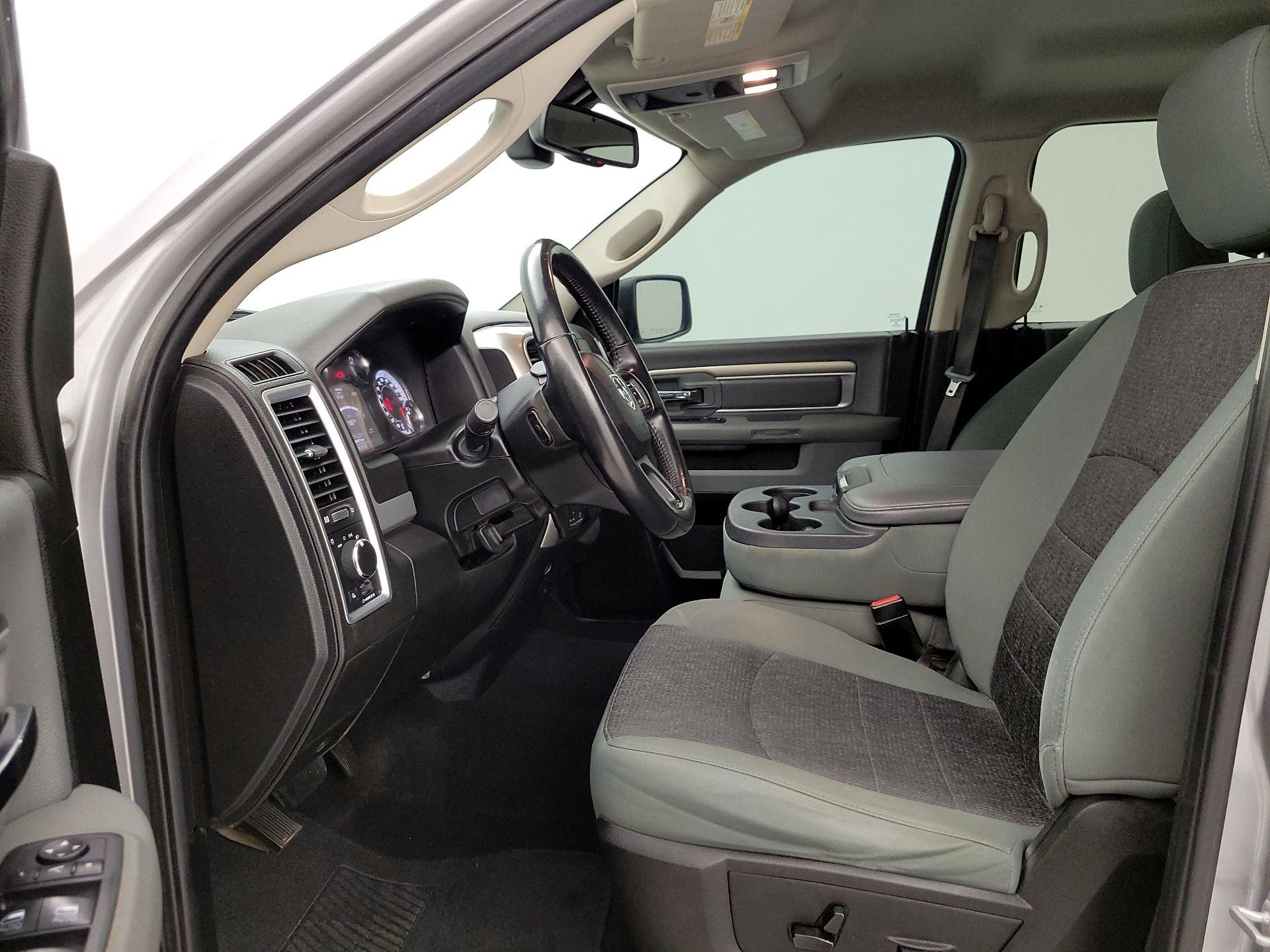 Thumbnail: 2019 RAM 1500 Classic - 11