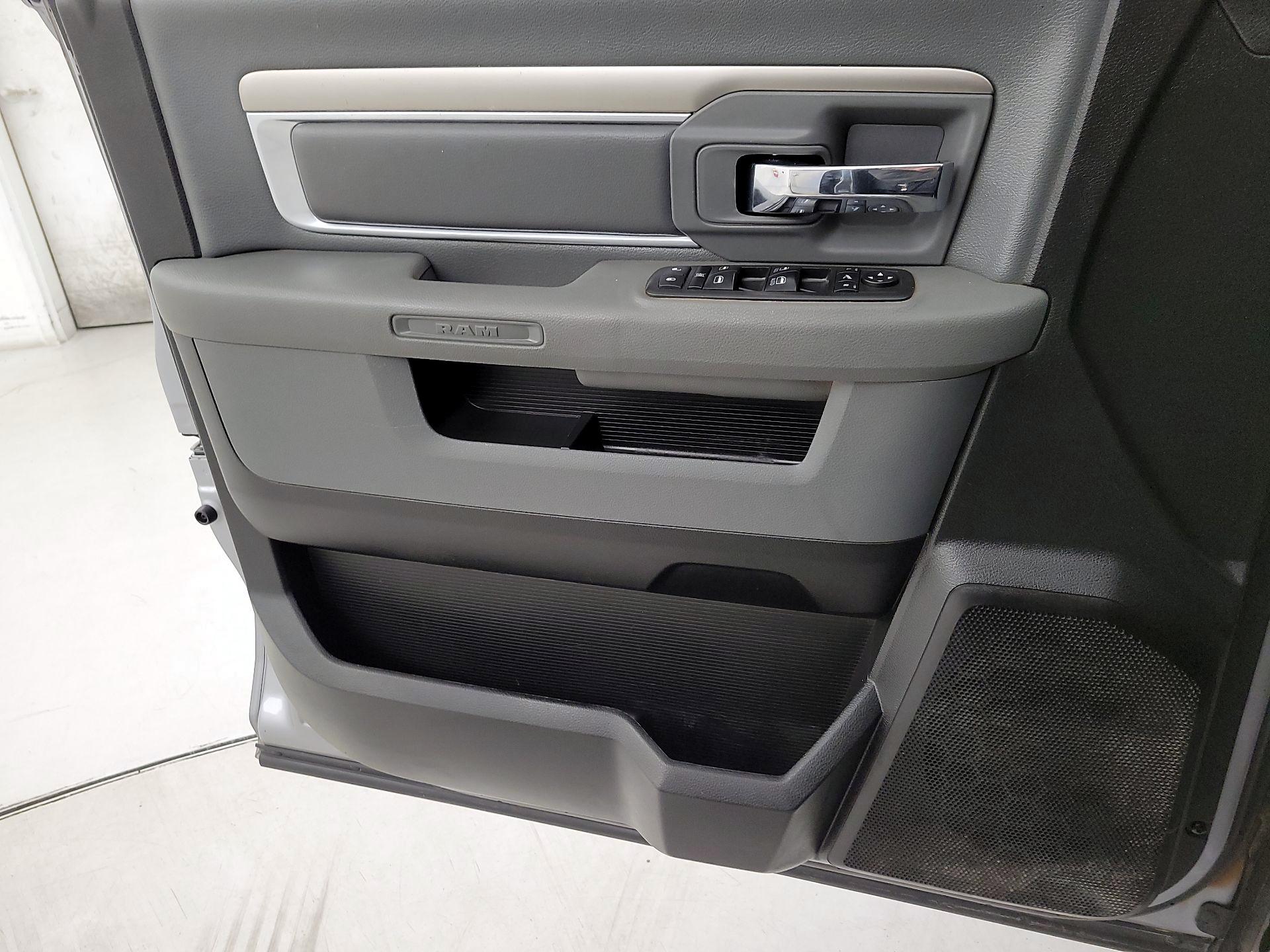 Thumbnail: 2019 RAM 1500 Classic - 12