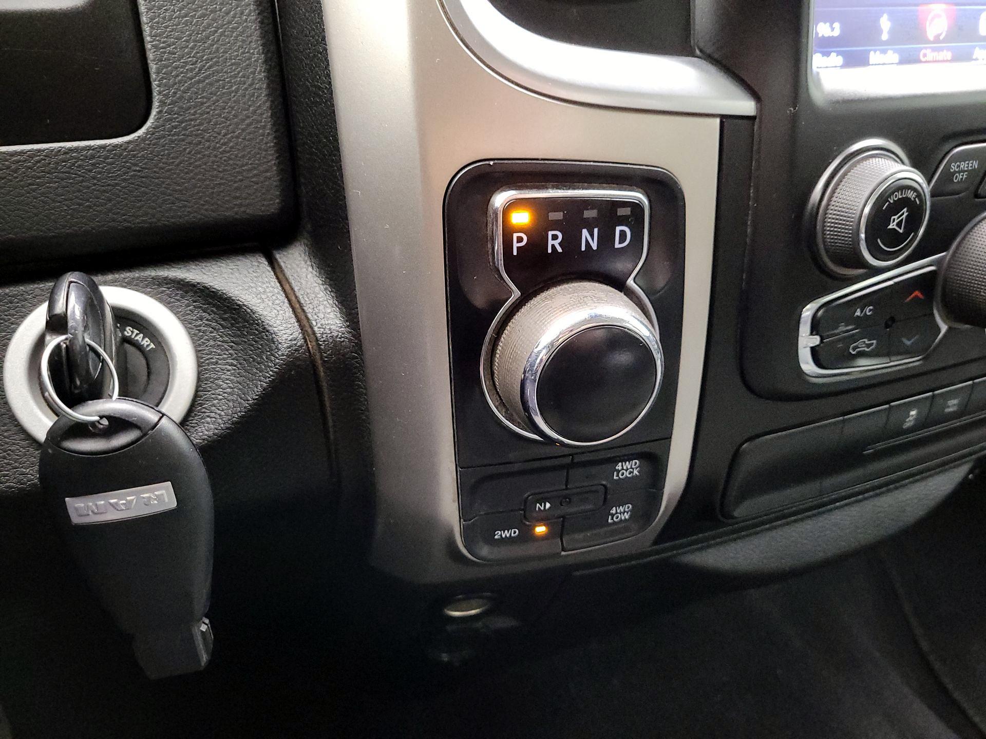 Thumbnail: 2019 RAM 1500 Classic - 15