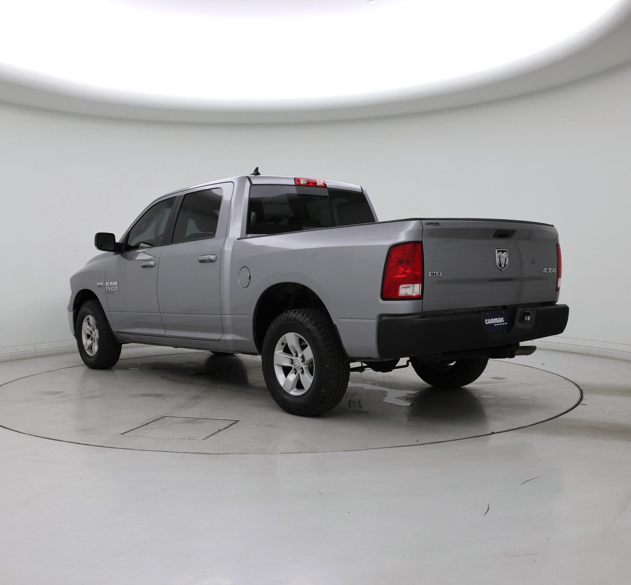 Thumbnail: 2019 RAM 1500 Classic - 2