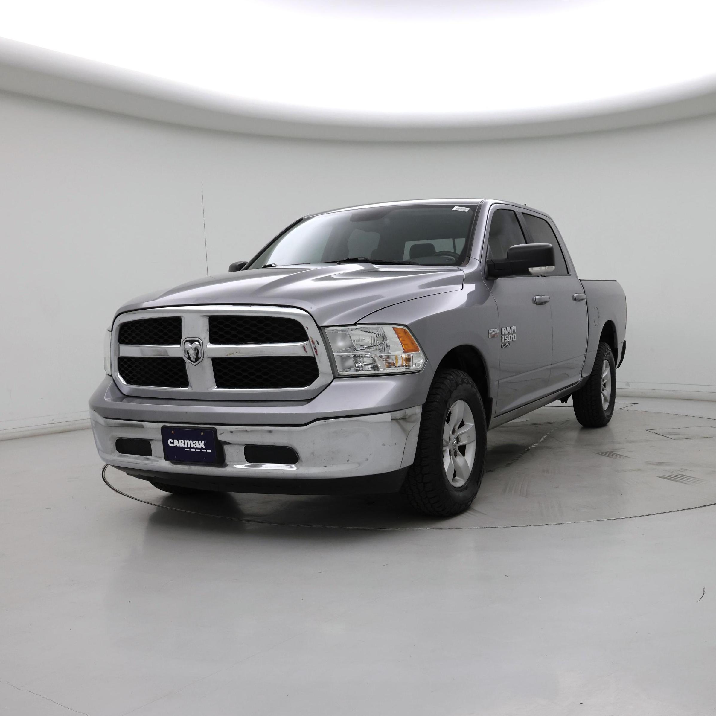 Thumbnail: 2019 RAM 1500 Classic - 4