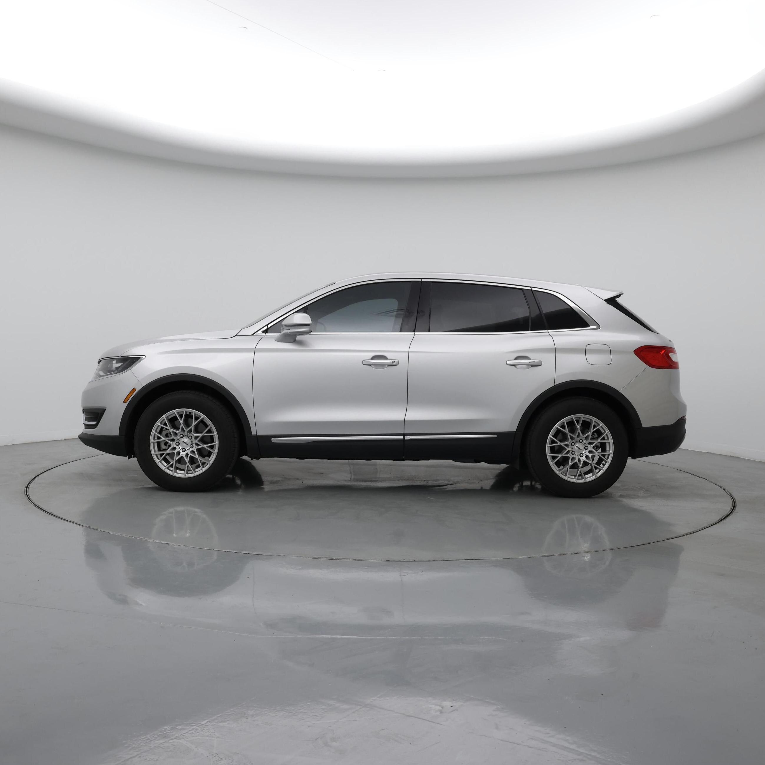 Thumbnail: 2018 Lincoln MKX - 3