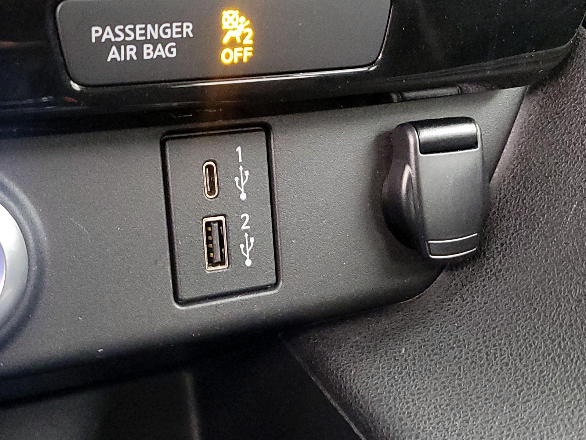 Thumbnail: 2020 Nissan Leaf - 19