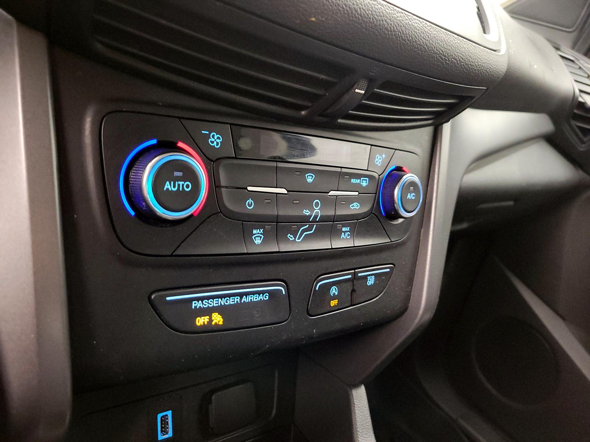 Thumbnail: 2017 Ford Escape - 16