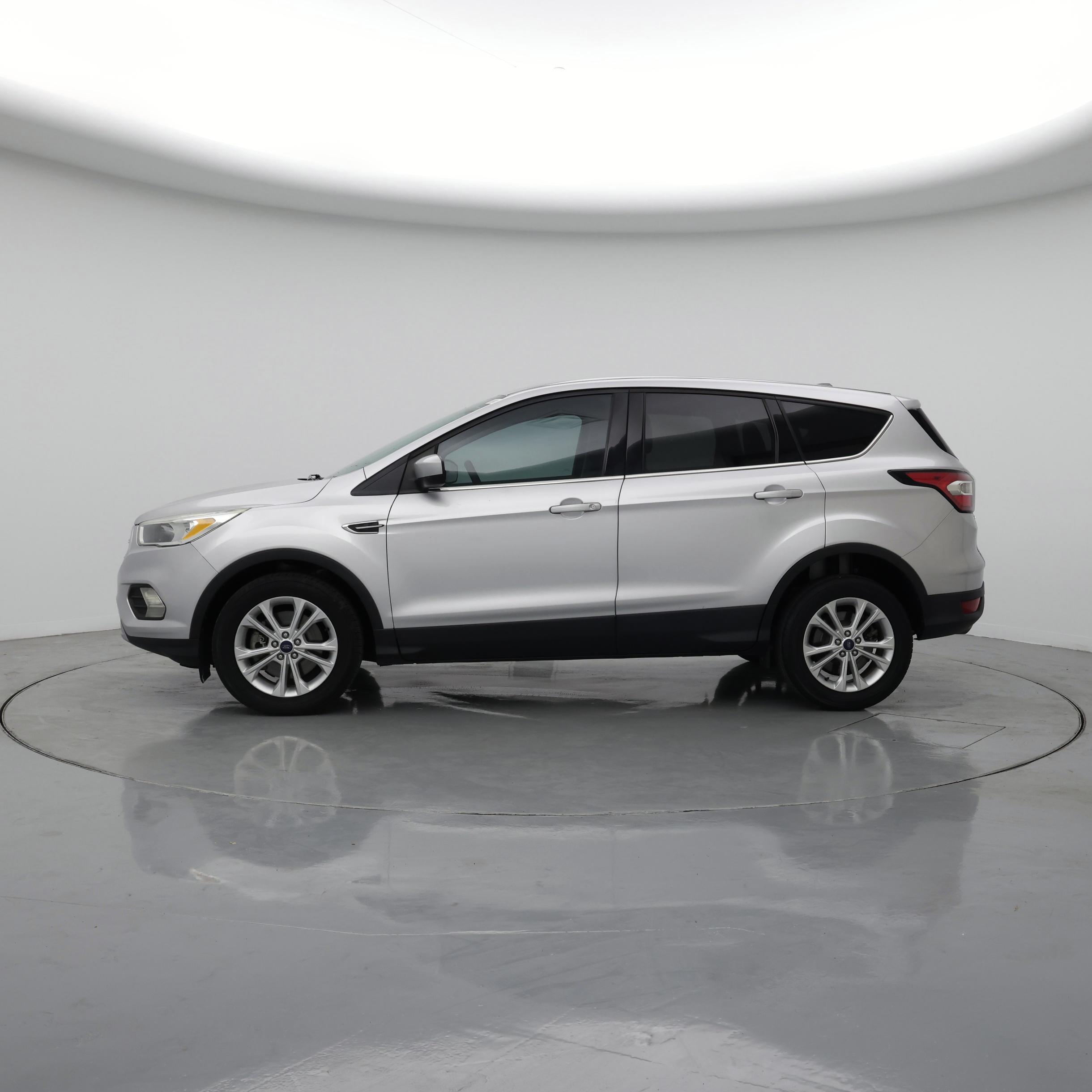 Thumbnail: 2017 Ford Escape - 3
