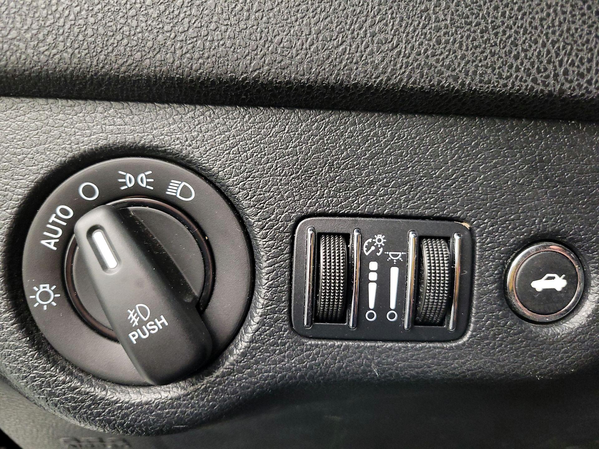 Thumbnail: 2015 Dodge Charger - 13