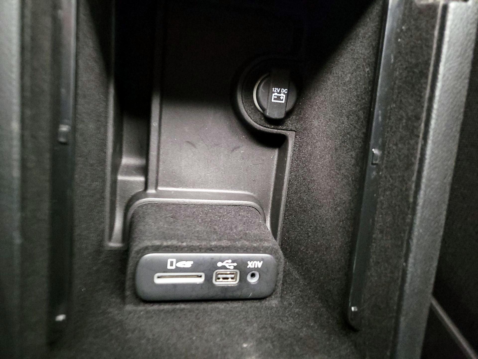 Thumbnail: 2015 Dodge Charger - 17