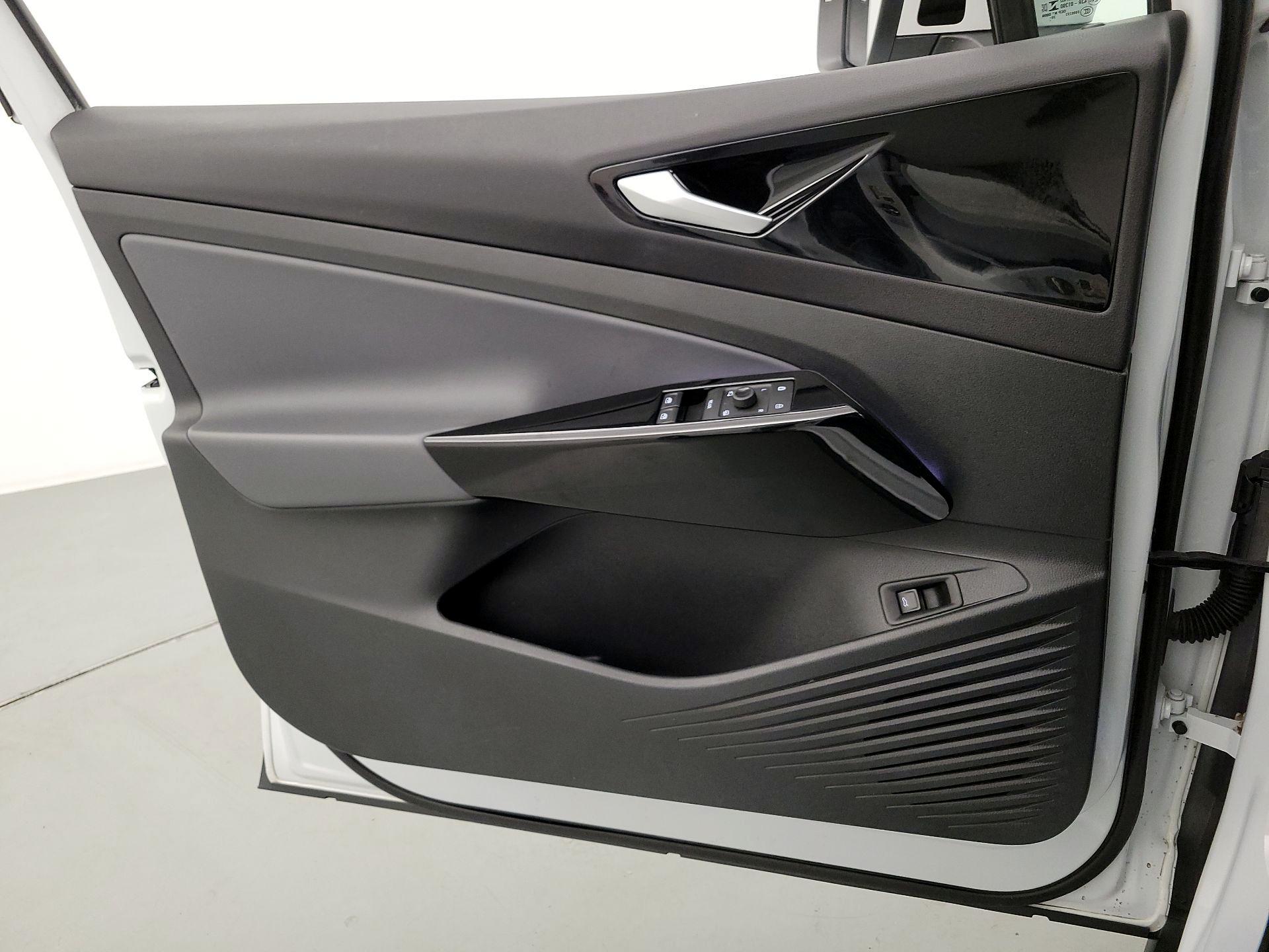 Thumbnail: 2021 Volkswagen ID.4 - 12