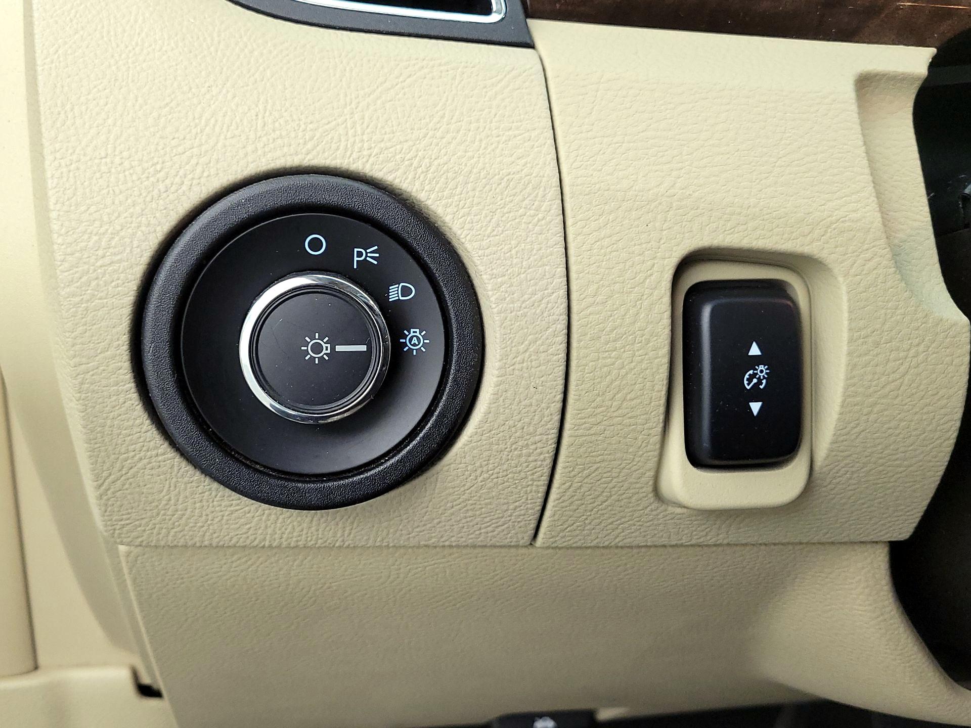 Thumbnail: 2015 Ford Taurus - 13