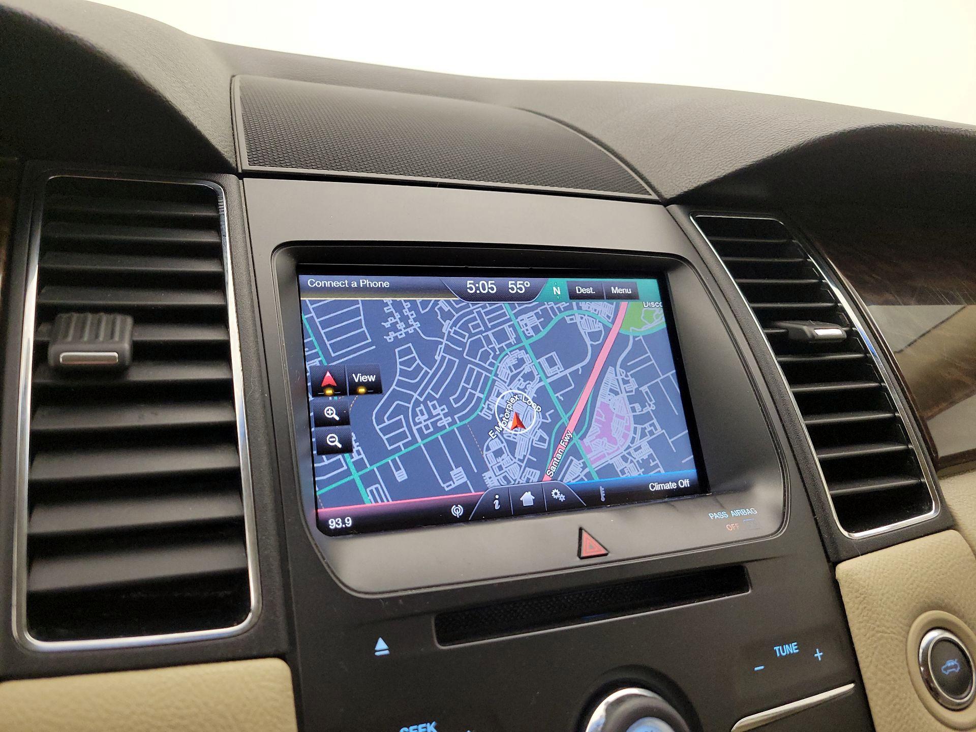 Thumbnail: 2015 Ford Taurus - 14