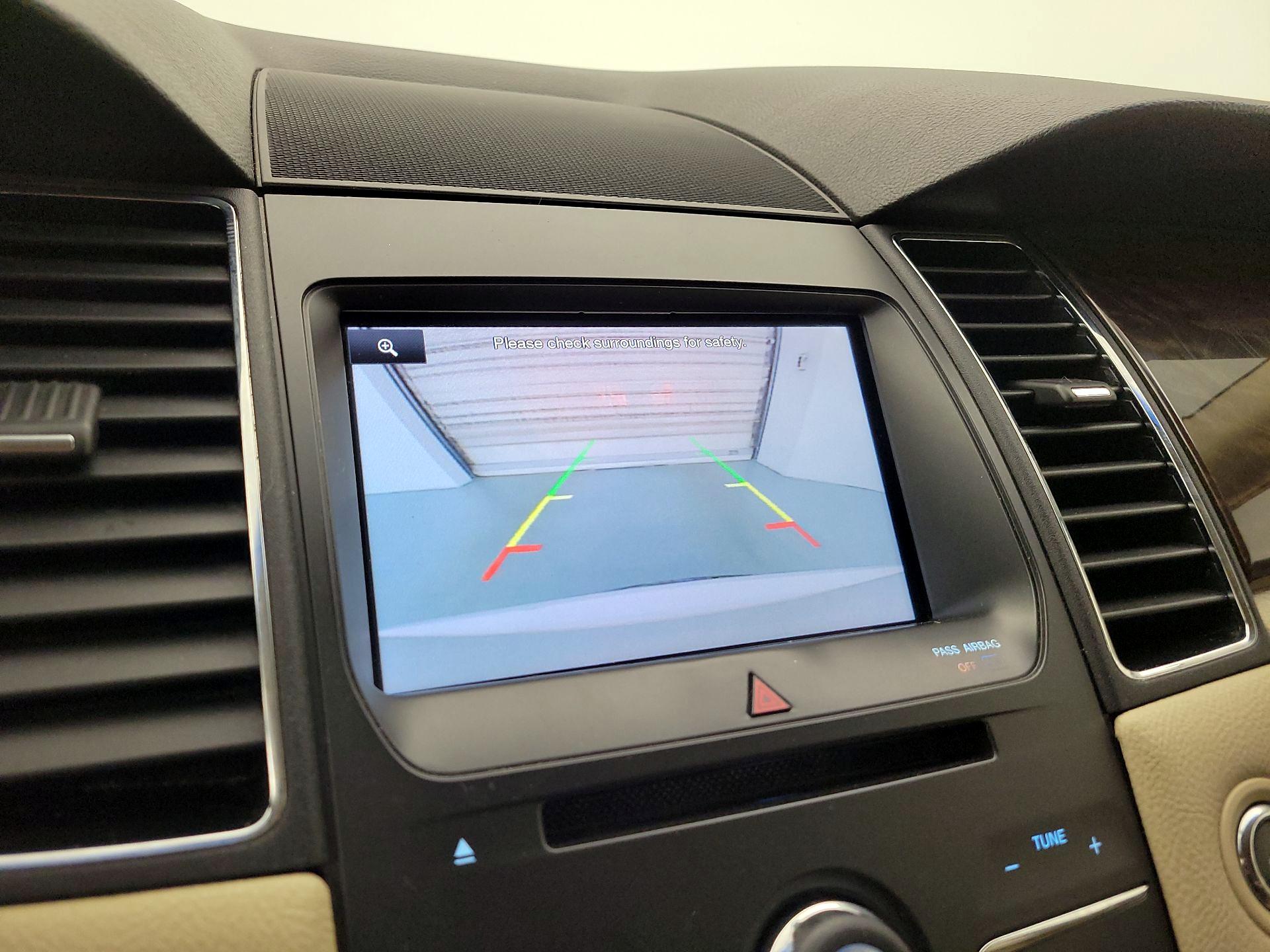 Thumbnail: 2015 Ford Taurus - 15