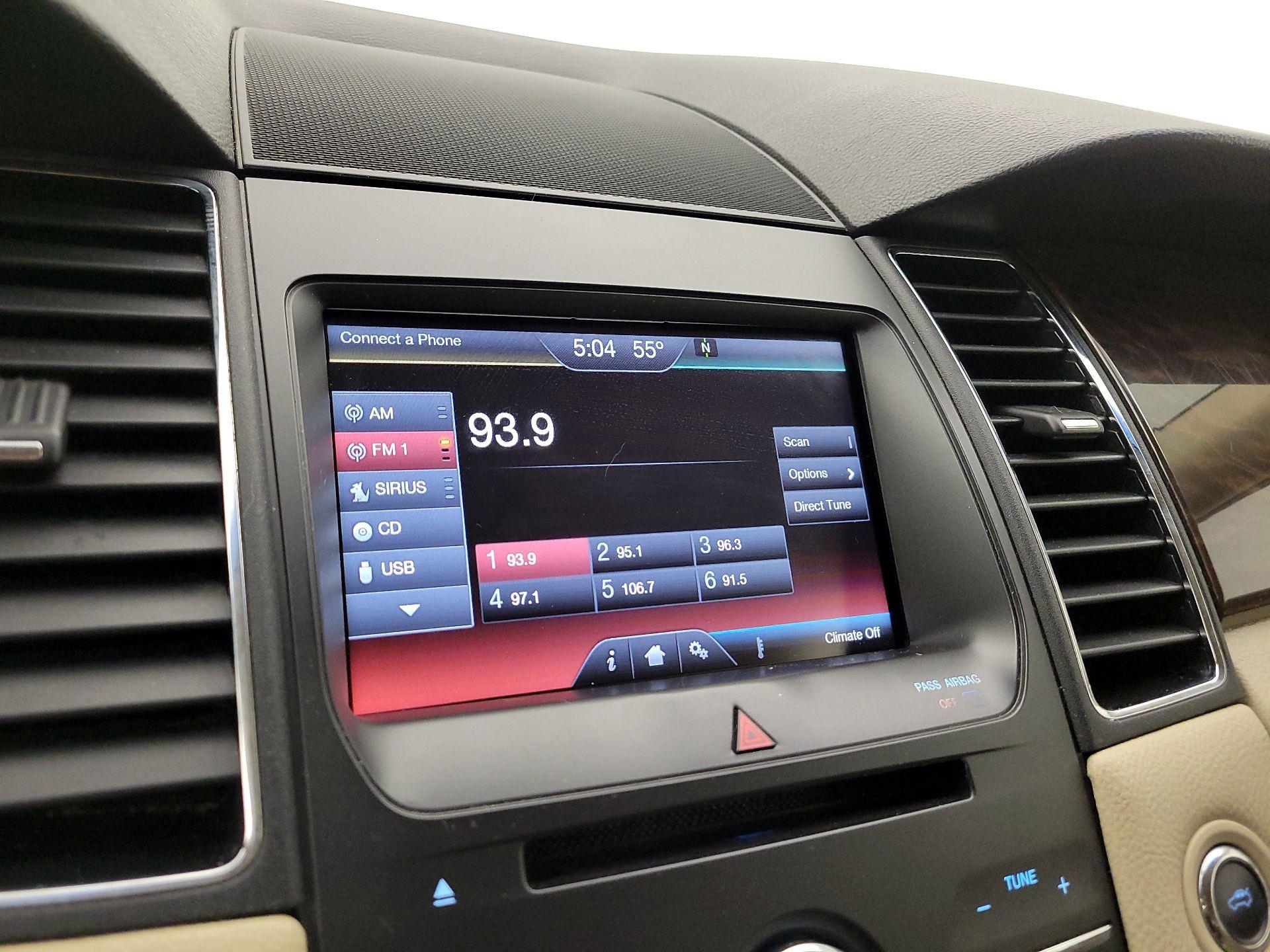 Thumbnail: 2015 Ford Taurus - 16