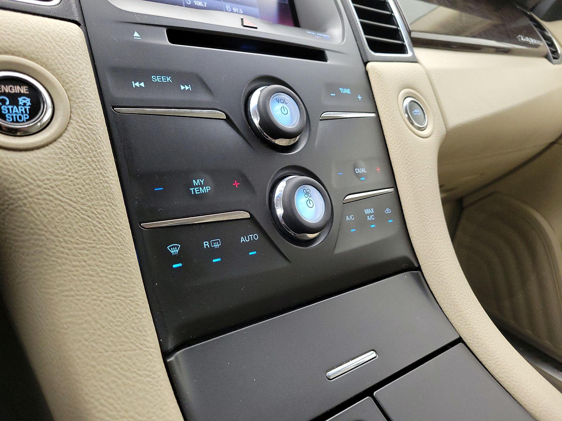 Thumbnail: 2015 Ford Taurus - 17