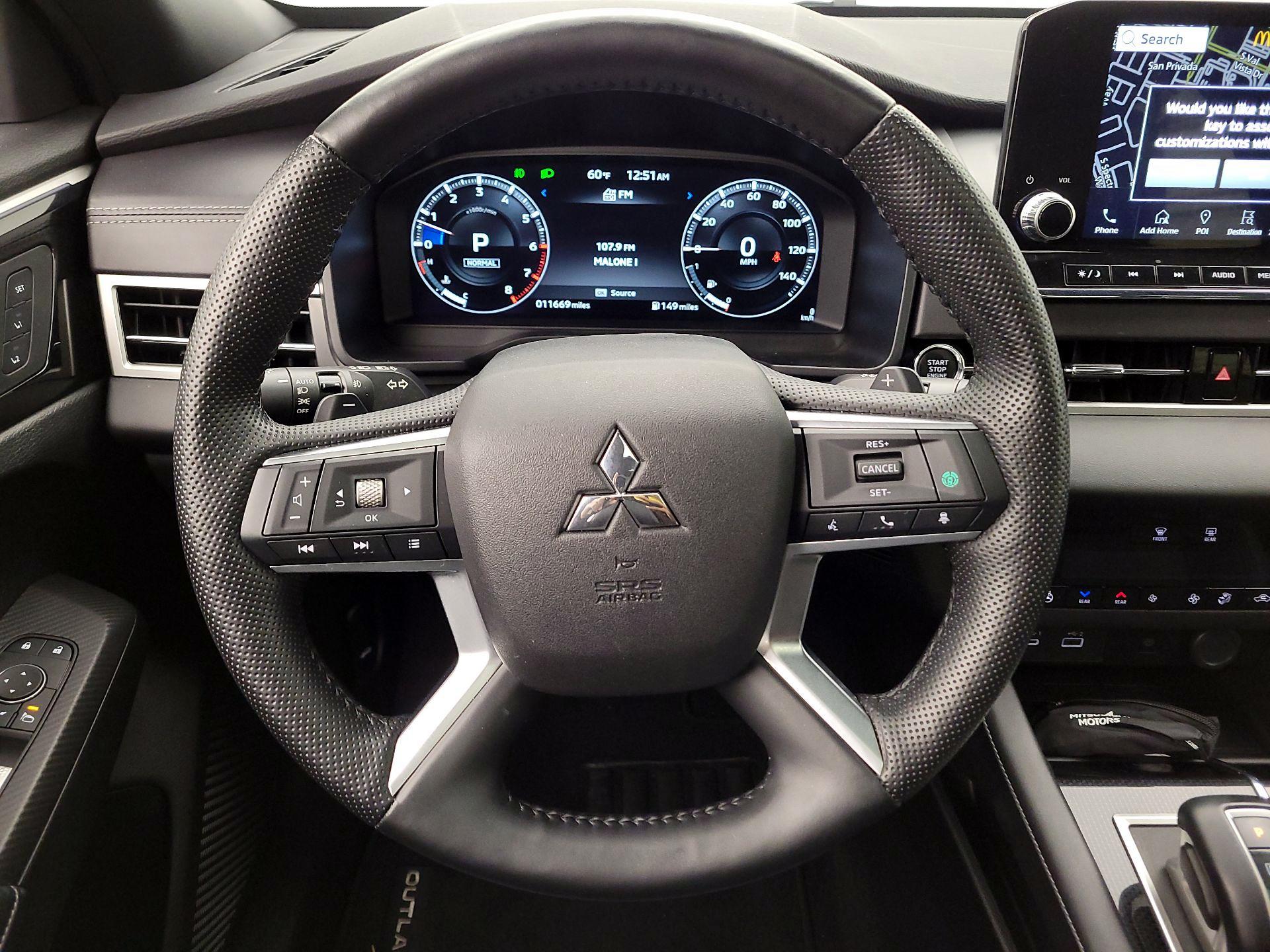 Thumbnail: 2024 Mitsubishi Outlander - 10