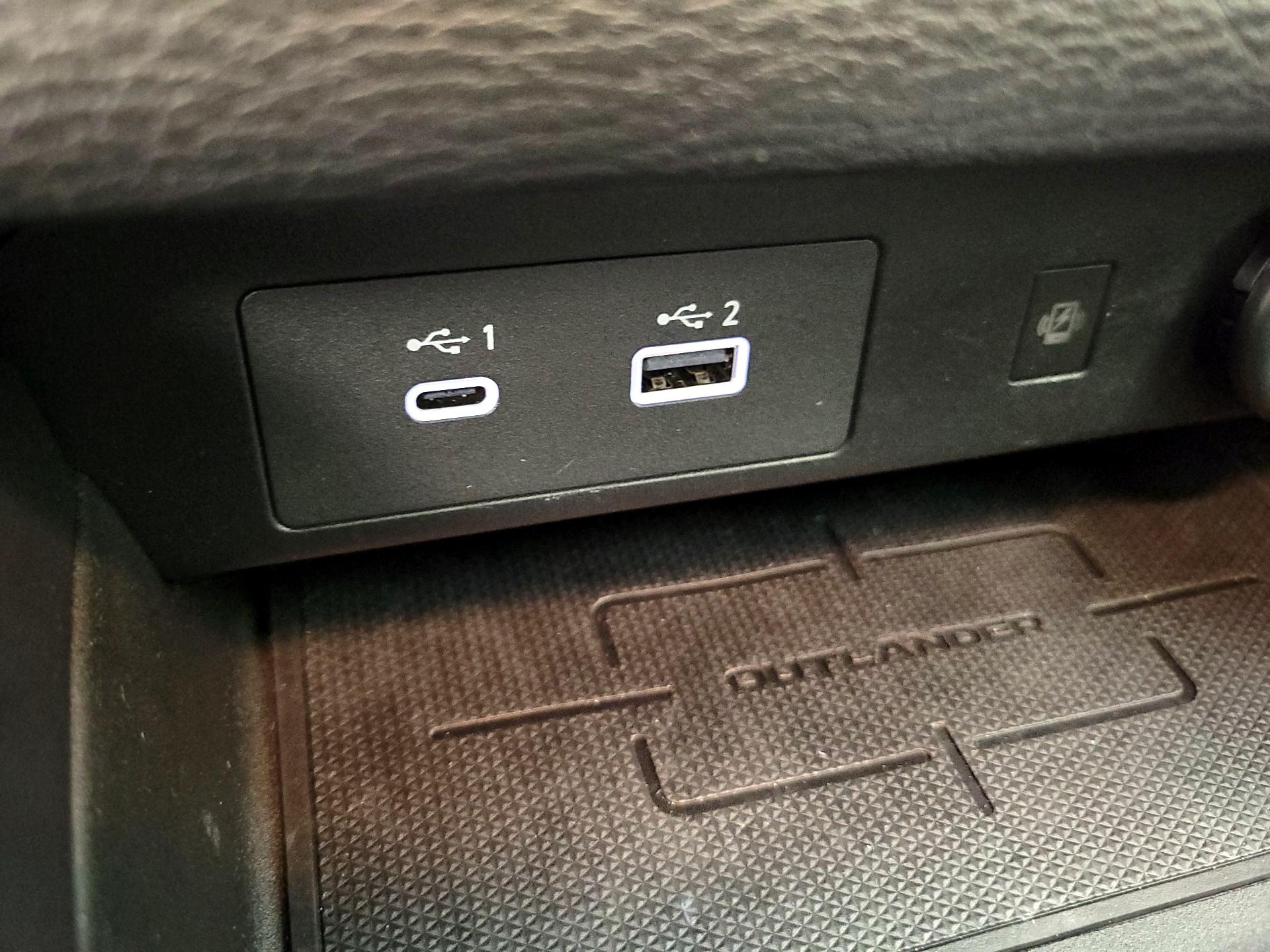 Thumbnail: 2024 Mitsubishi Outlander - 19