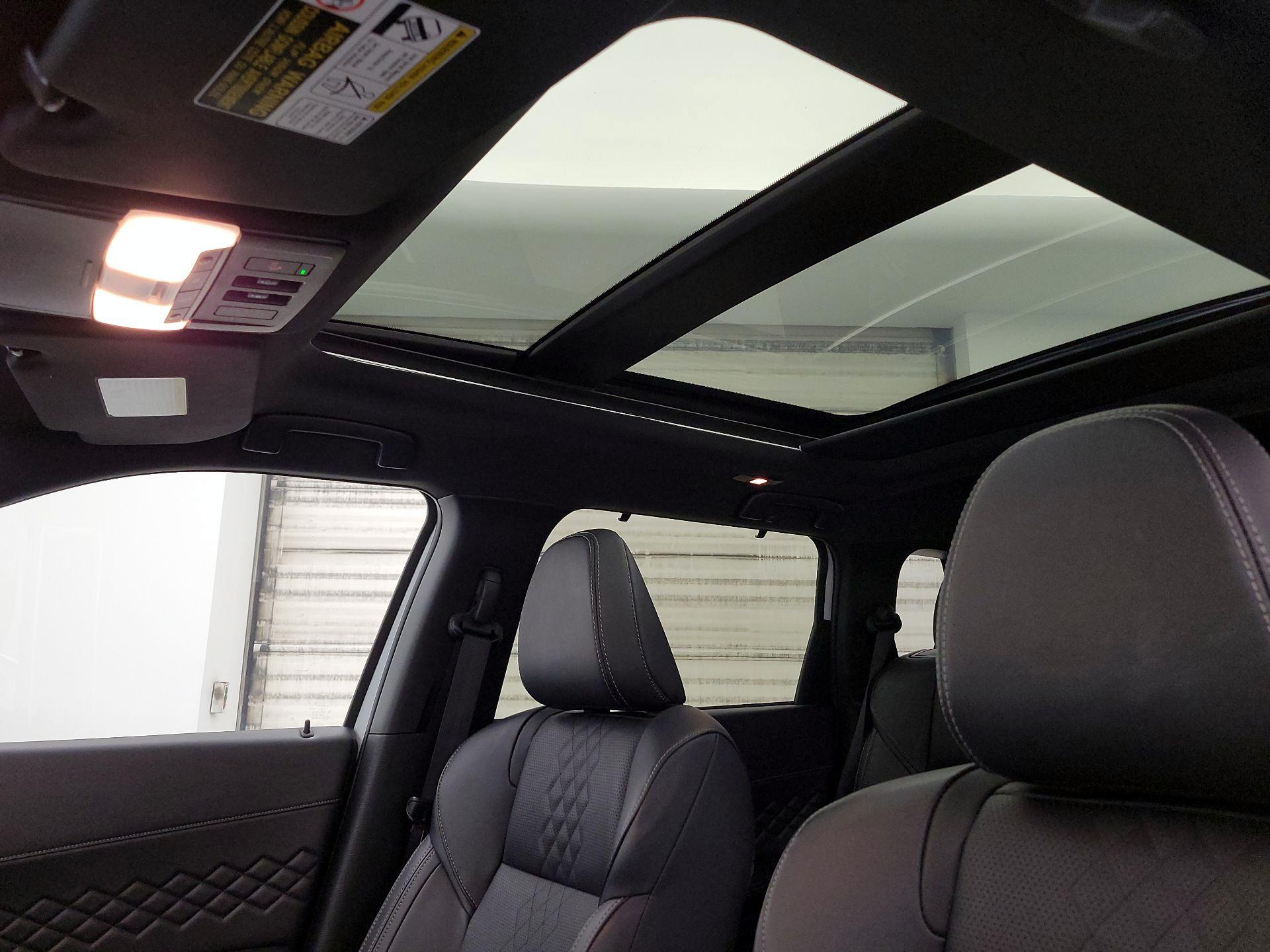 Thumbnail: 2024 Mitsubishi Outlander - 20