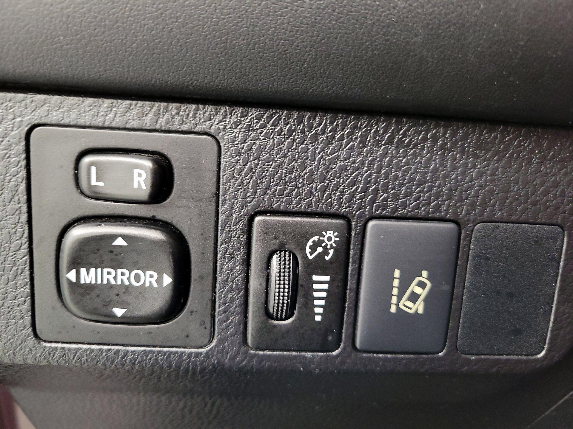 Thumbnail: 2017 Toyota RAV4 - 13