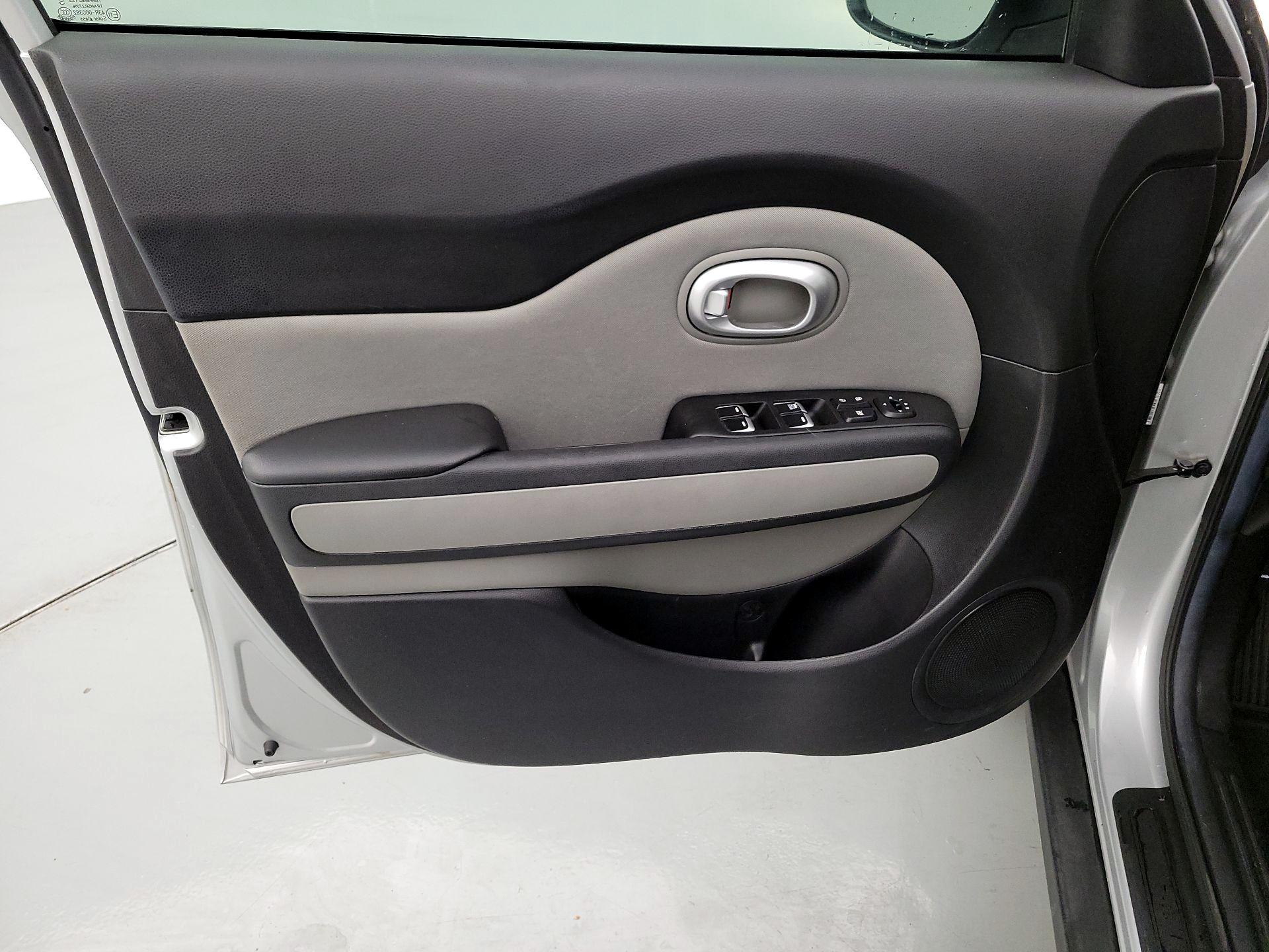 Thumbnail: 2017 Kia Soul - 12