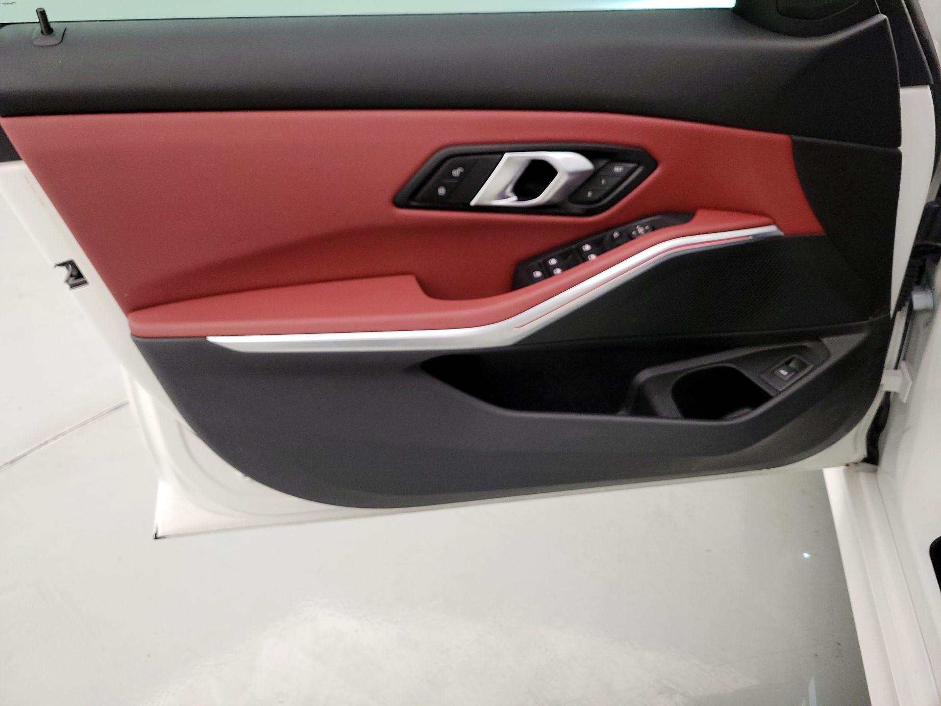 Thumbnail: 2024 BMW 3 Series - 12