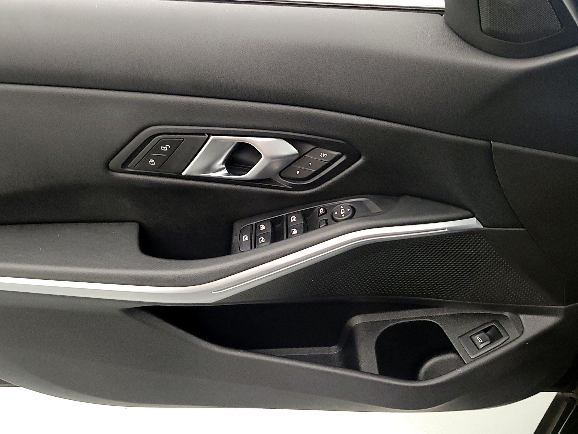 Thumbnail: 2025 BMW 3 Series - 12