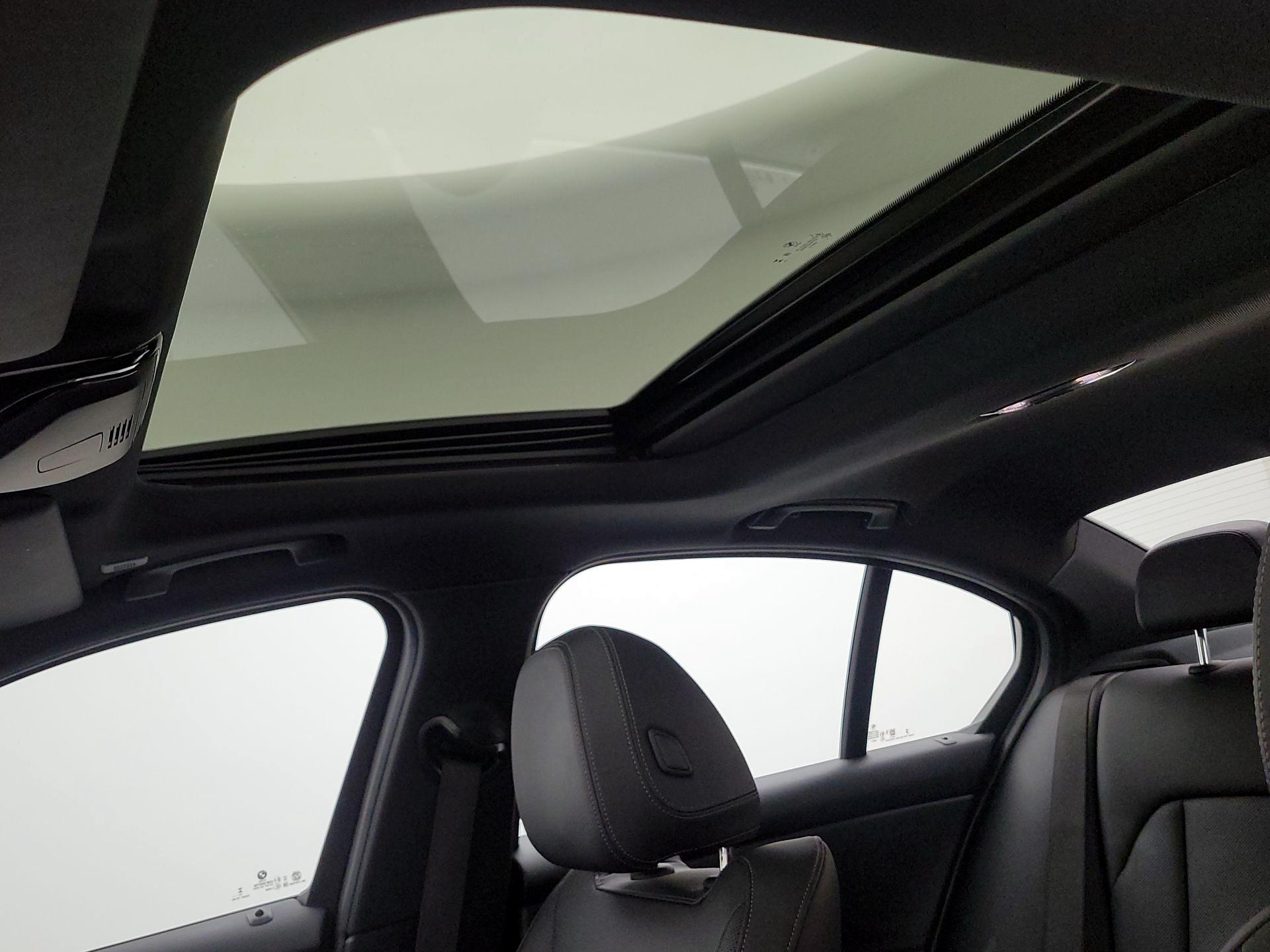 Thumbnail: 2025 BMW 3 Series - 20