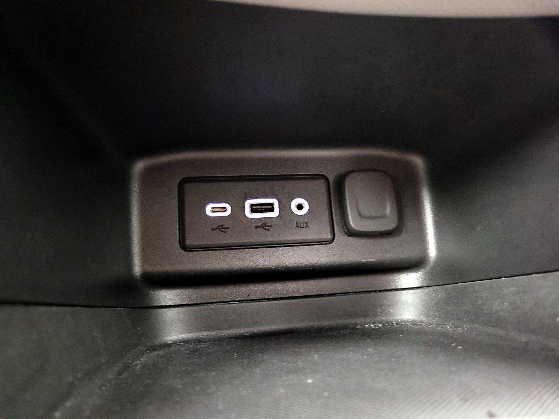 Thumbnail: 2019 Chevrolet Equinox - 18