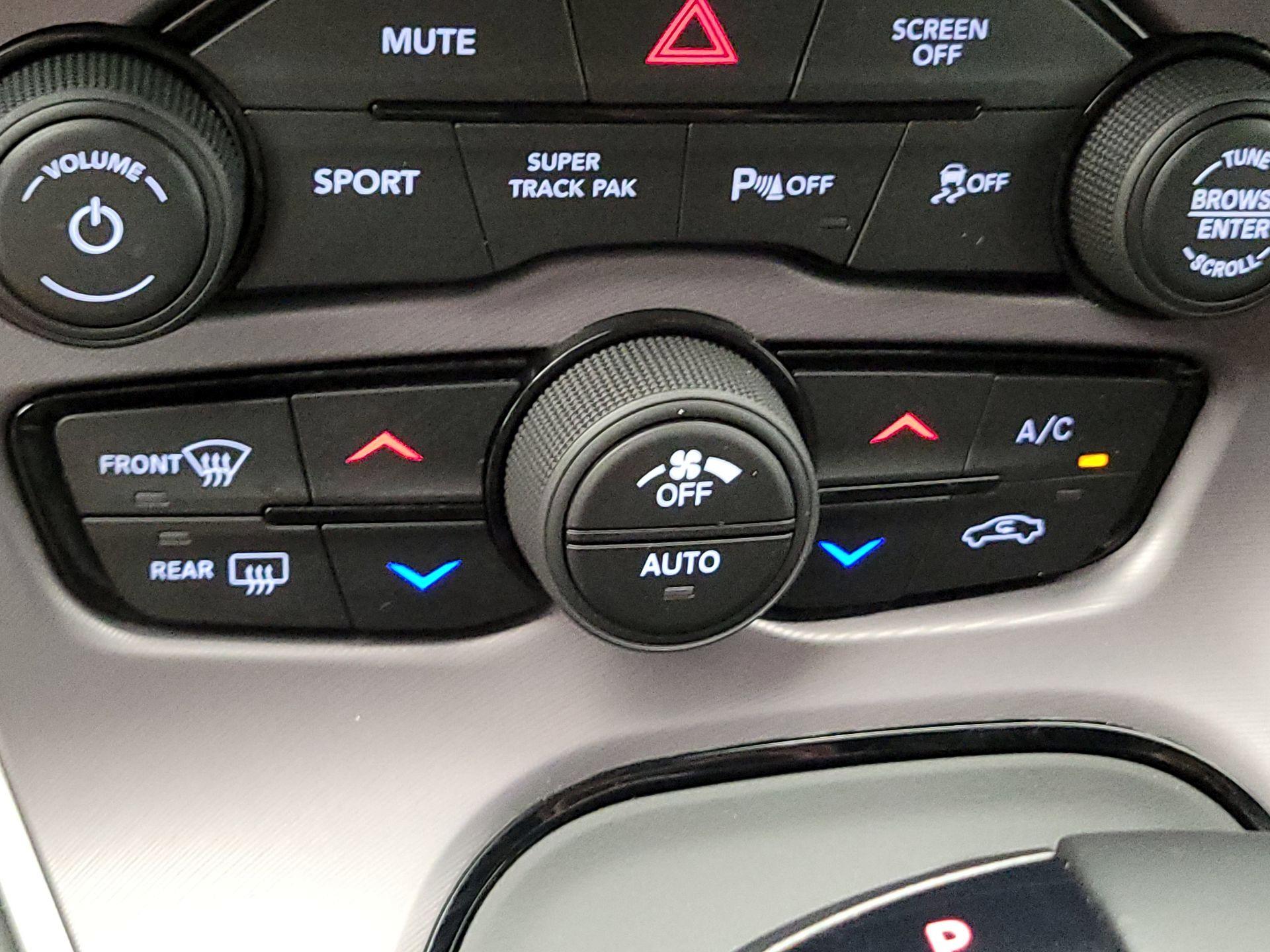 Thumbnail: 2022 Dodge Challenger - 17