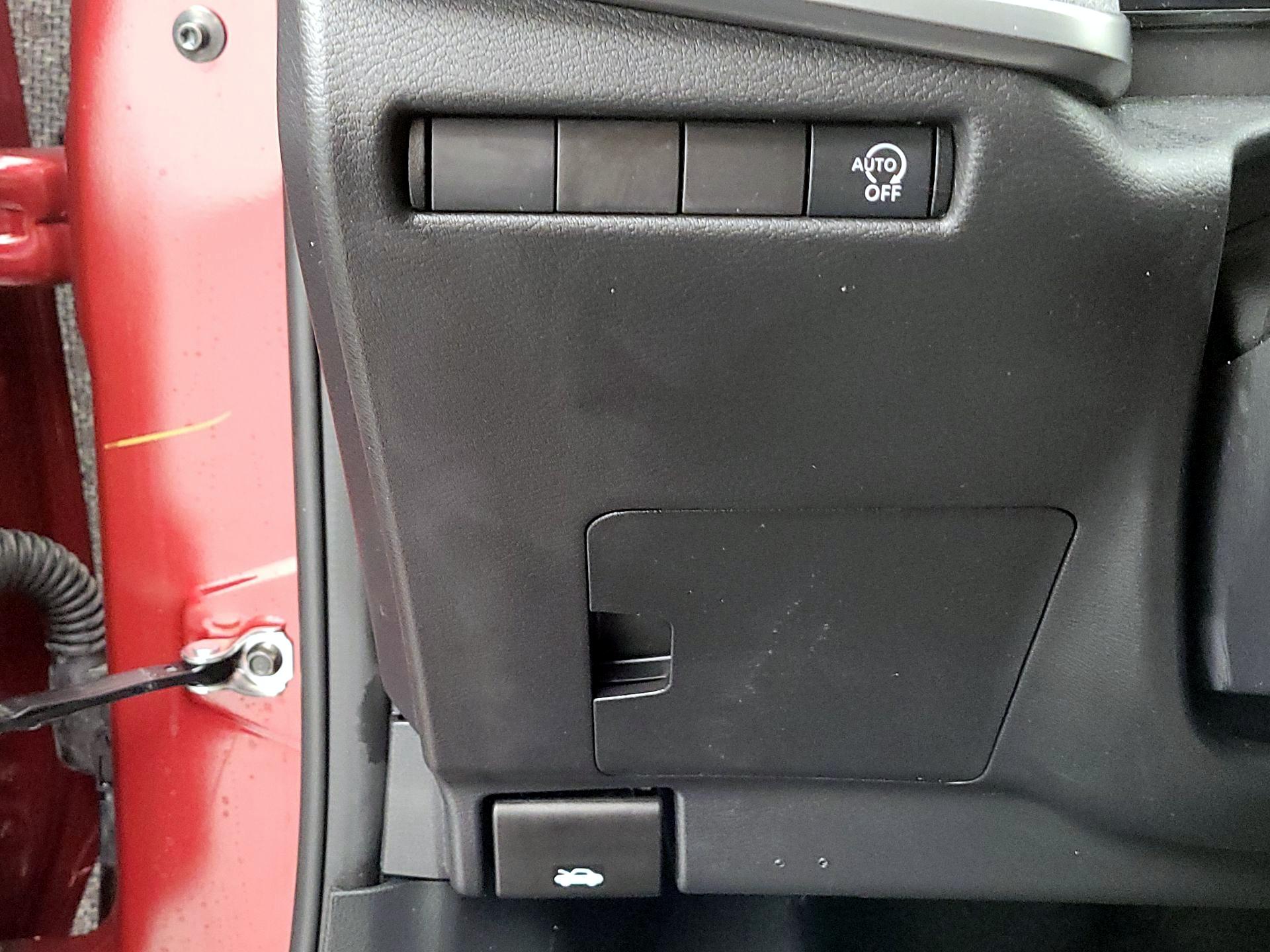 Thumbnail: 2025 Nissan Kicks - 13