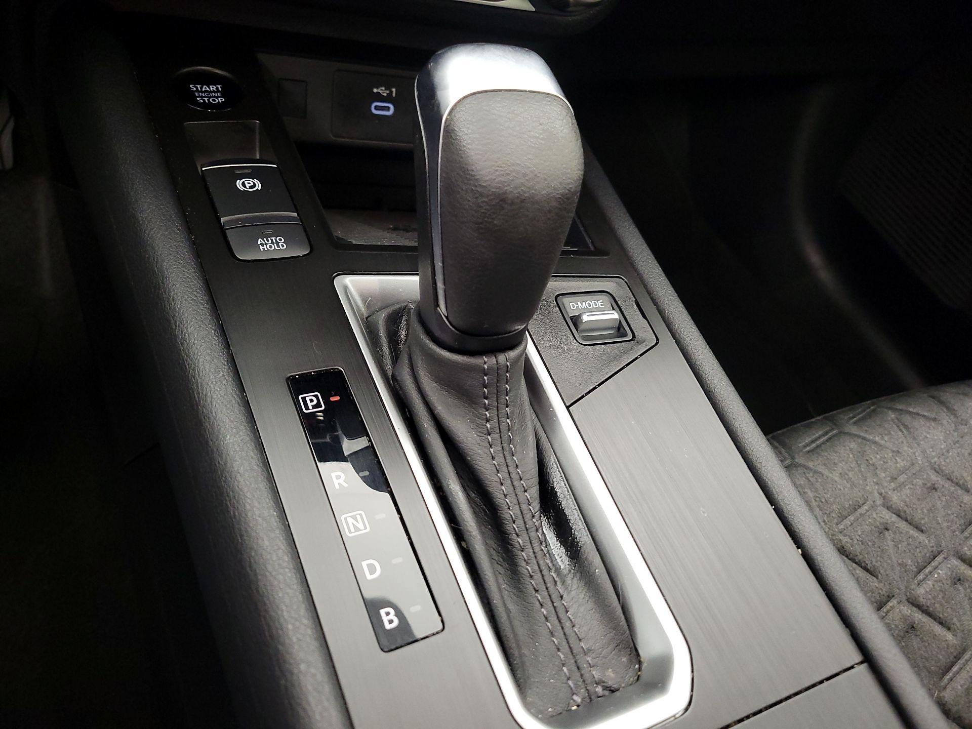 Thumbnail: 2025 Nissan Kicks - 17