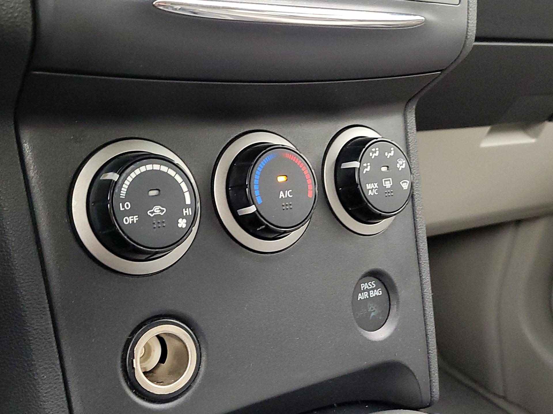 Thumbnail: 2015 Nissan Rogue - 16