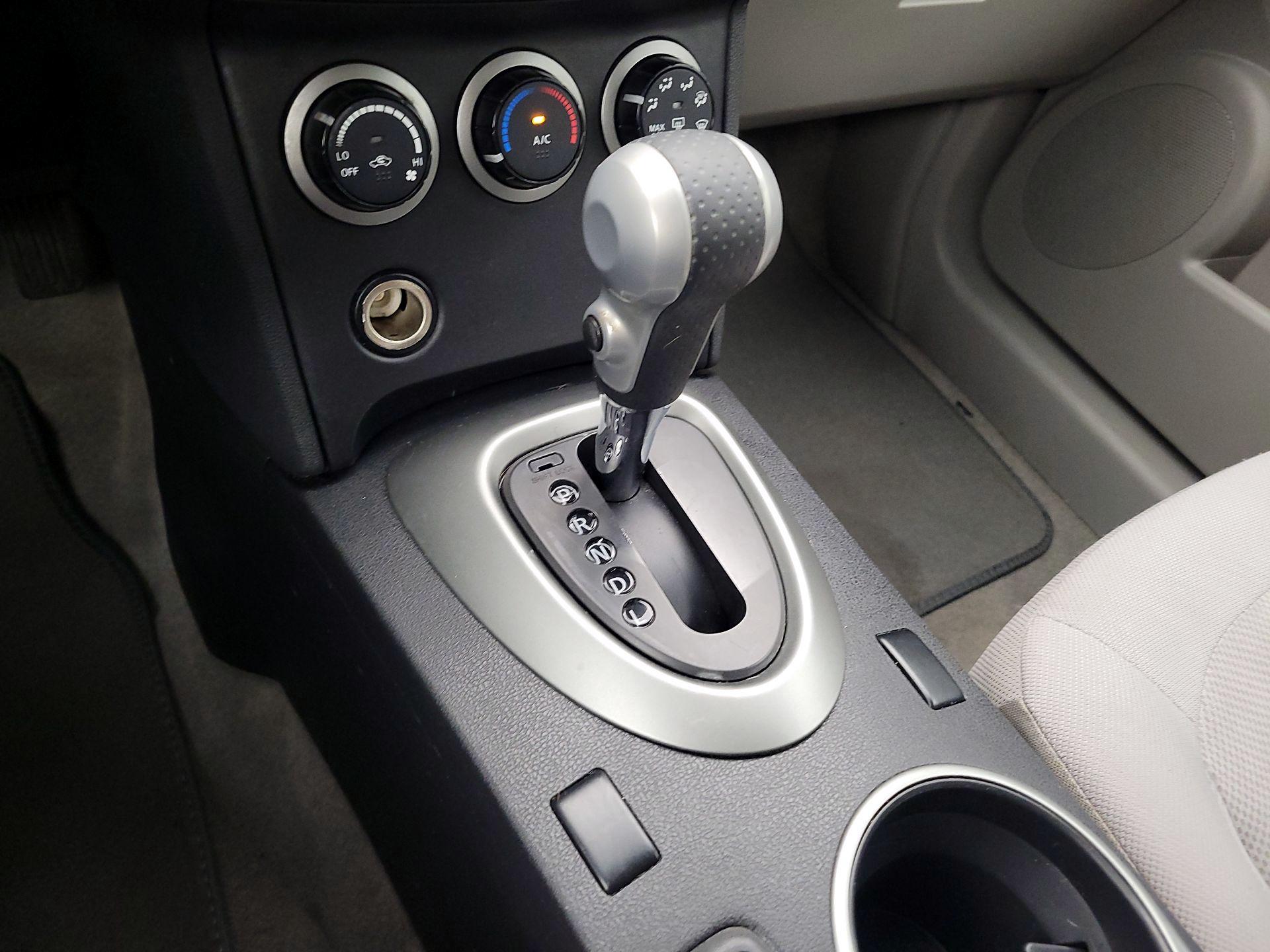 Thumbnail: 2015 Nissan Rogue - 17