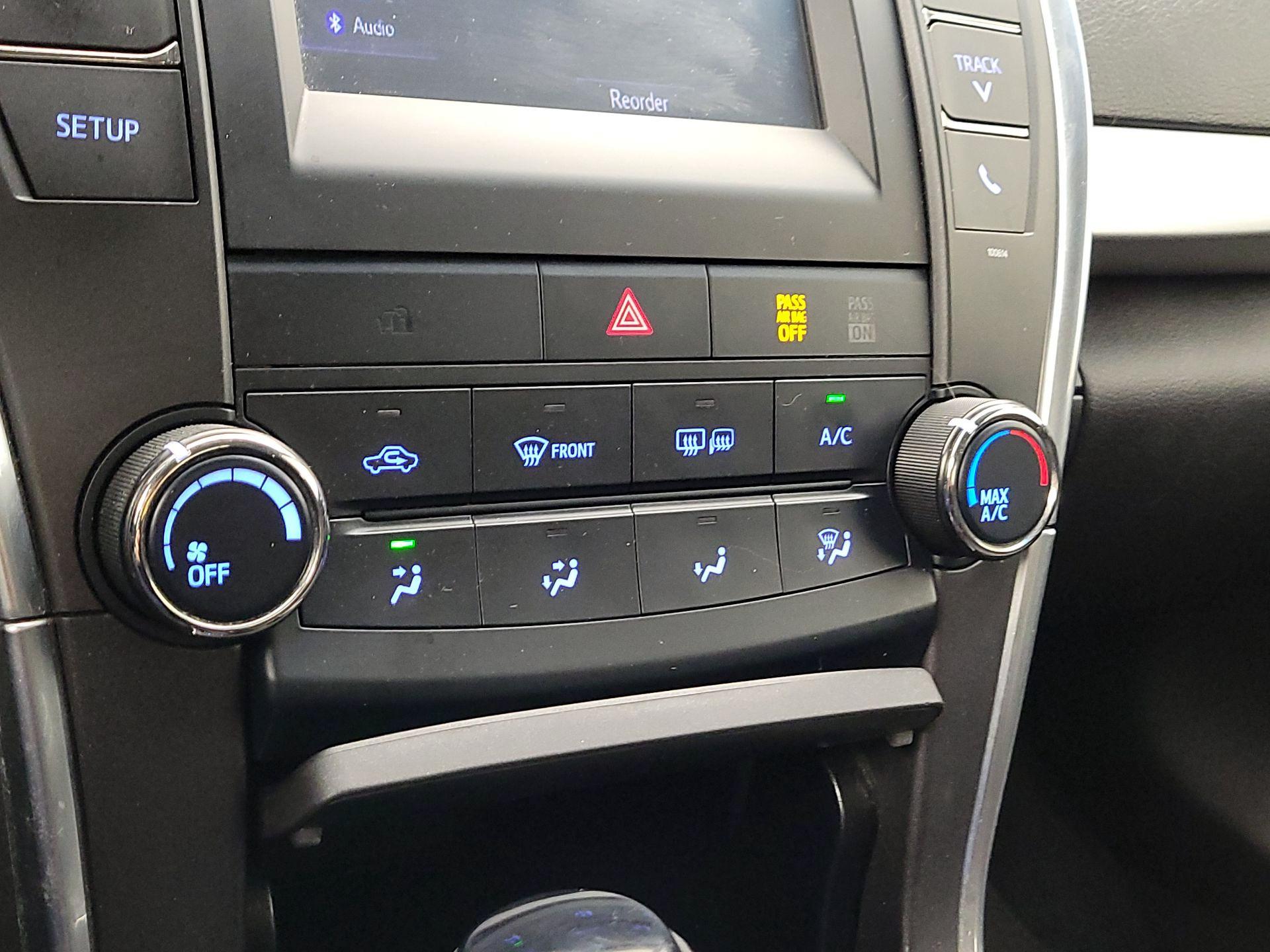 Thumbnail: 2017 Toyota Camry - 16