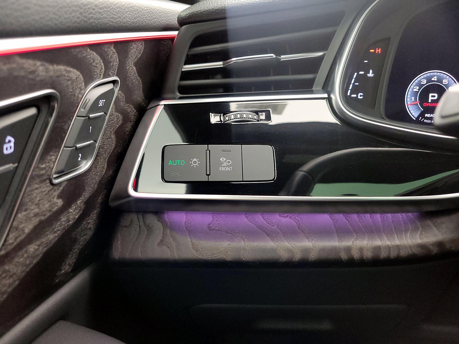 Thumbnail: 2021 Audi Q8 - 13