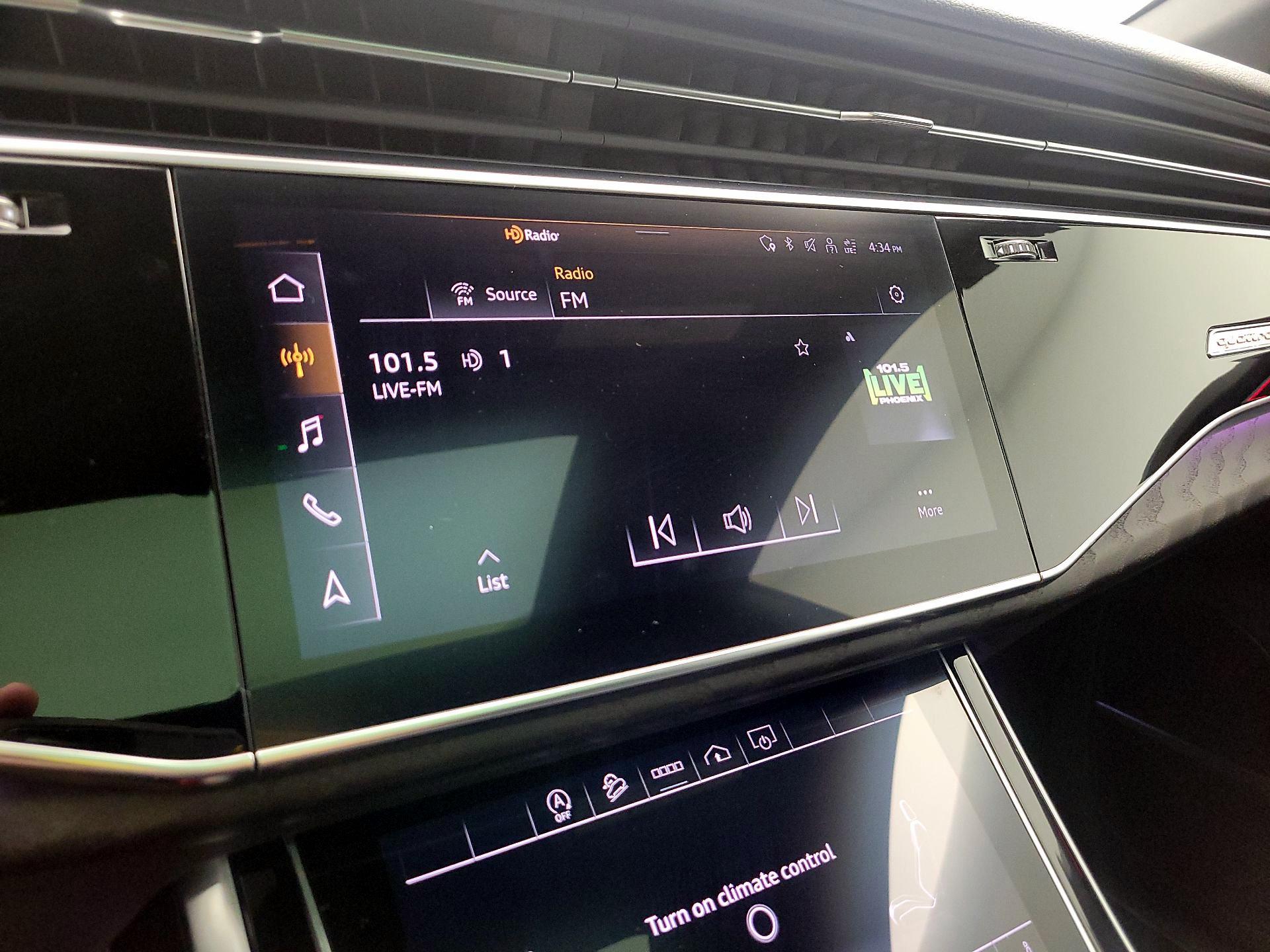 Thumbnail: 2021 Audi Q8 - 16