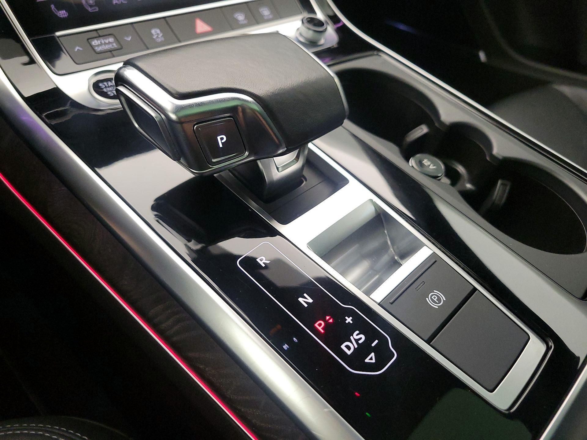 Thumbnail: 2021 Audi Q8 - 18