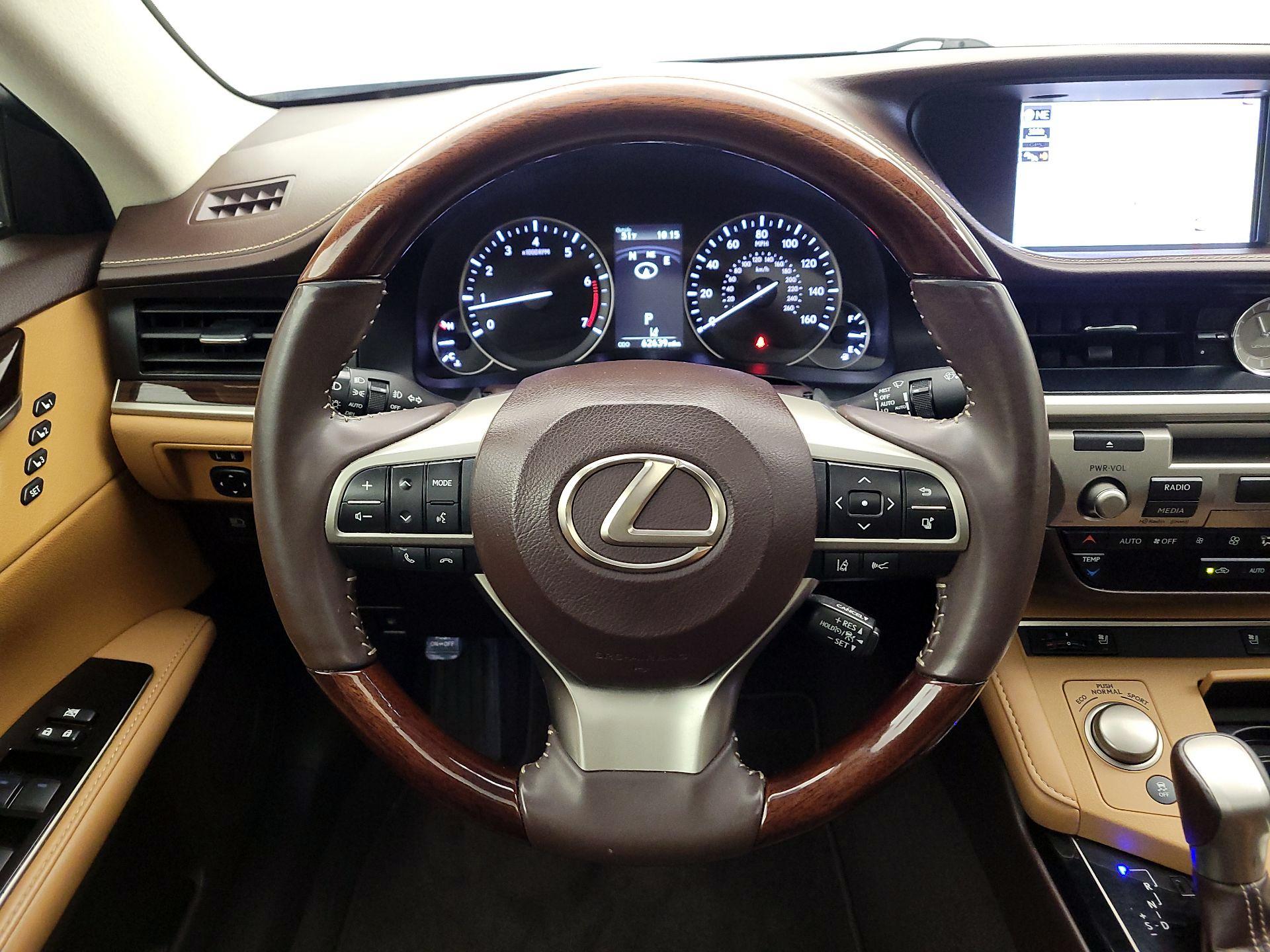 Thumbnail: 2018 Lexus ES - 10