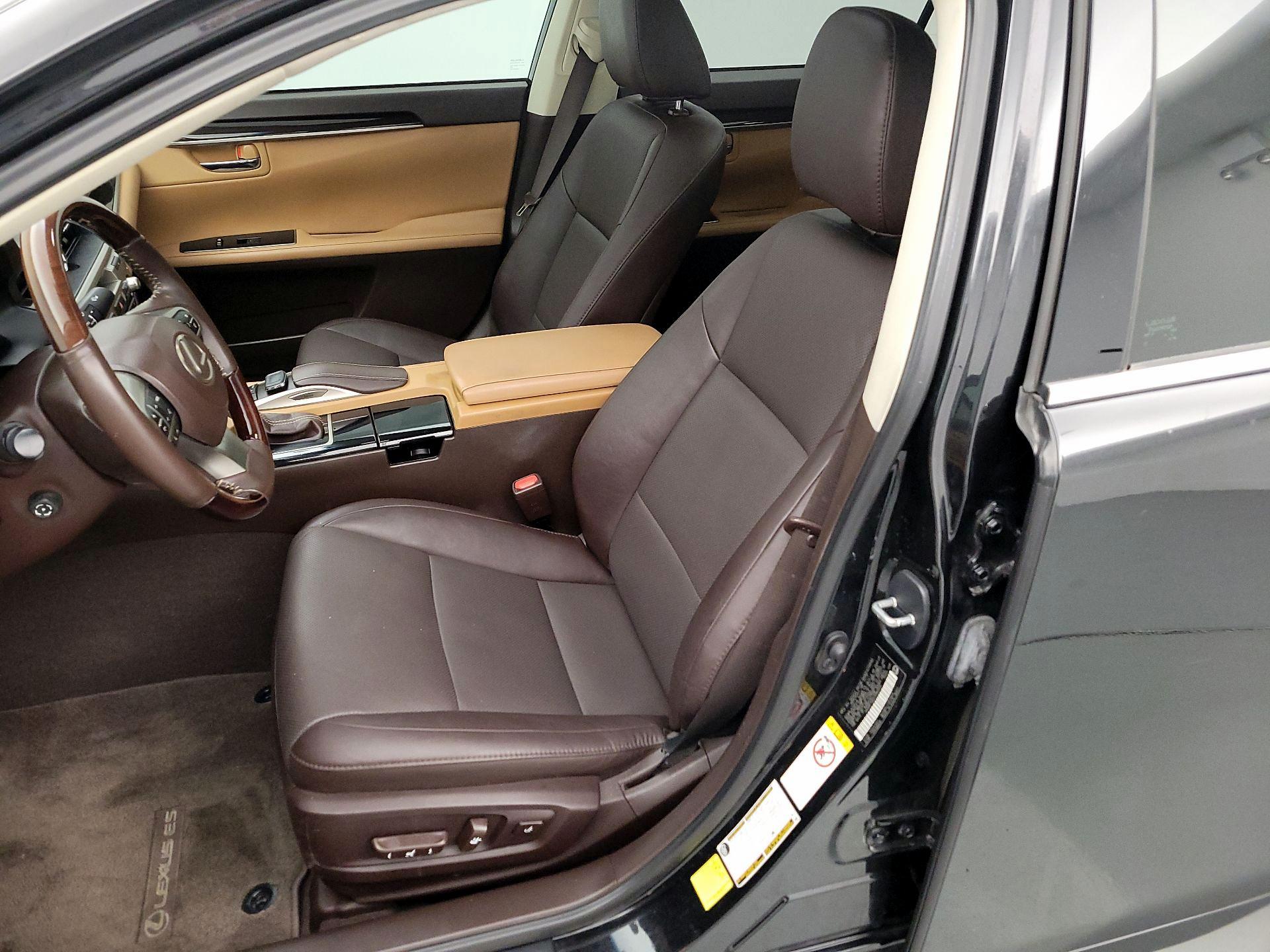 Thumbnail: 2018 Lexus ES - 11