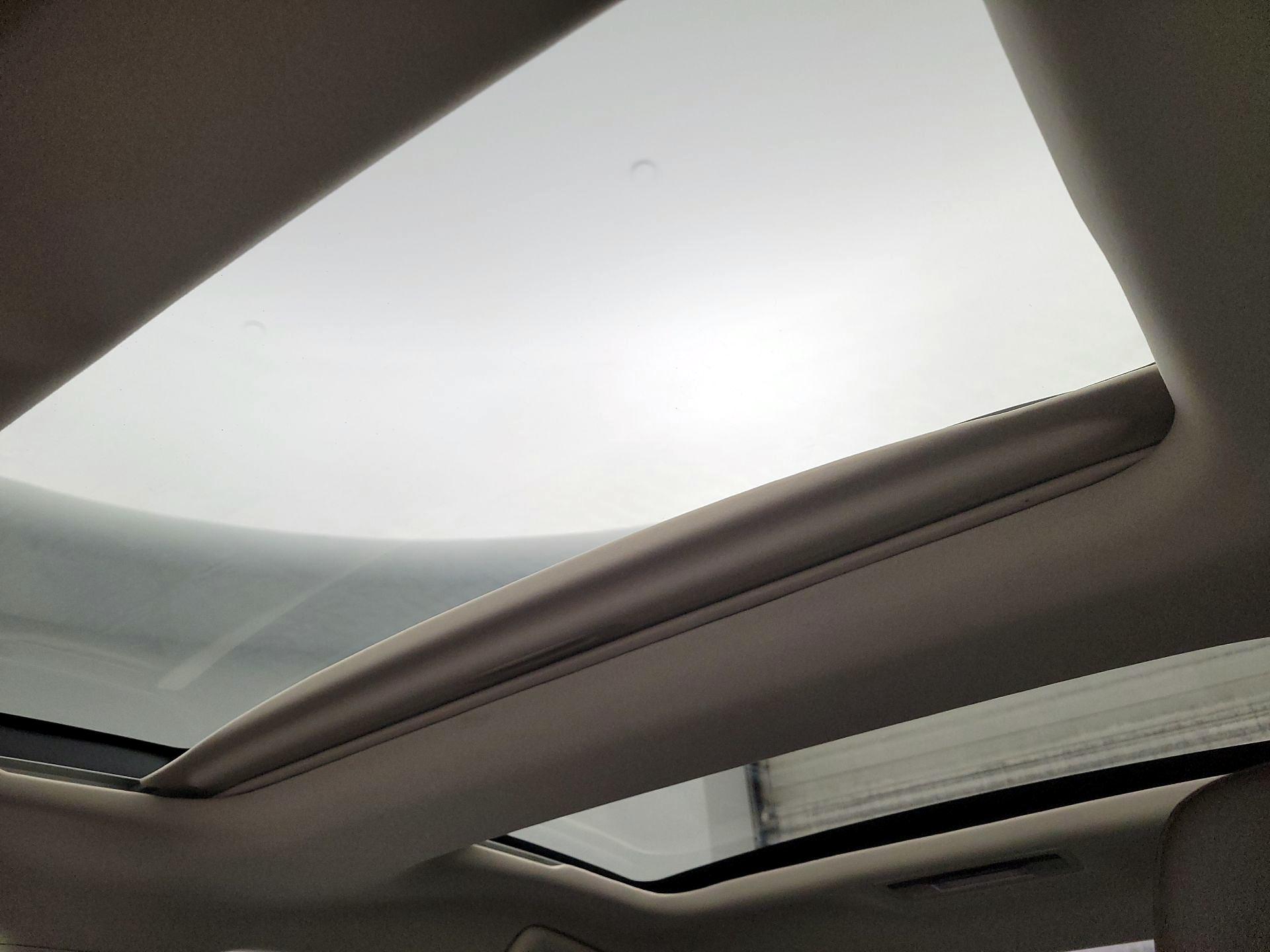 Thumbnail: 2018 Lexus ES - 20