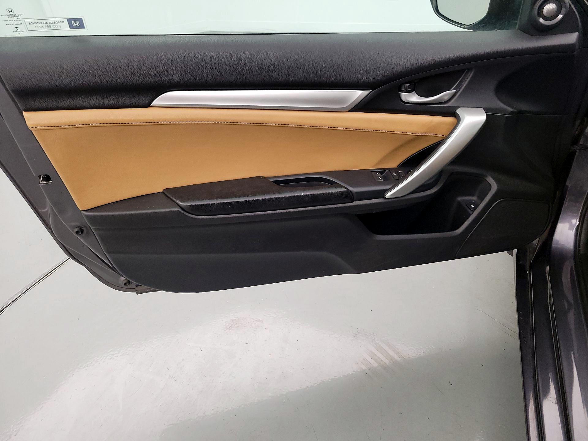 Thumbnail: 2017 Honda Civic - 12